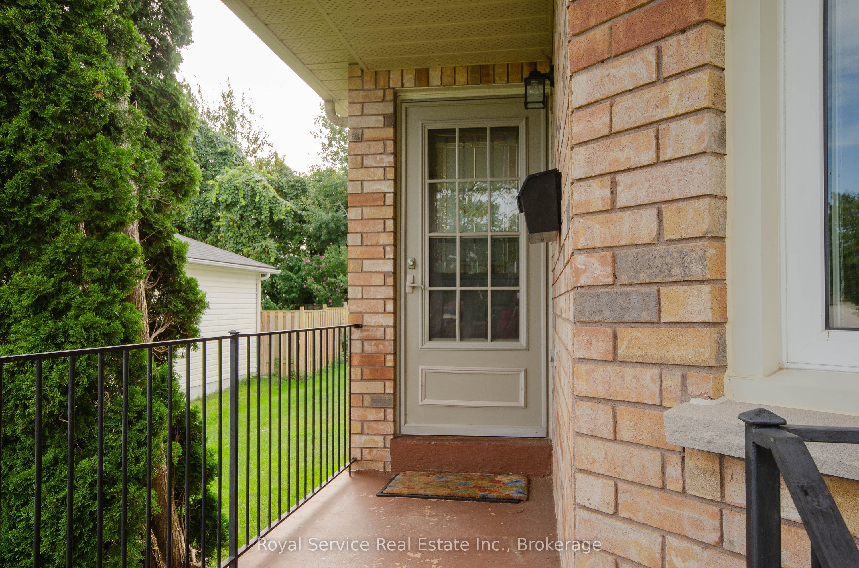 747 Greer Crescent Property Photo 5
