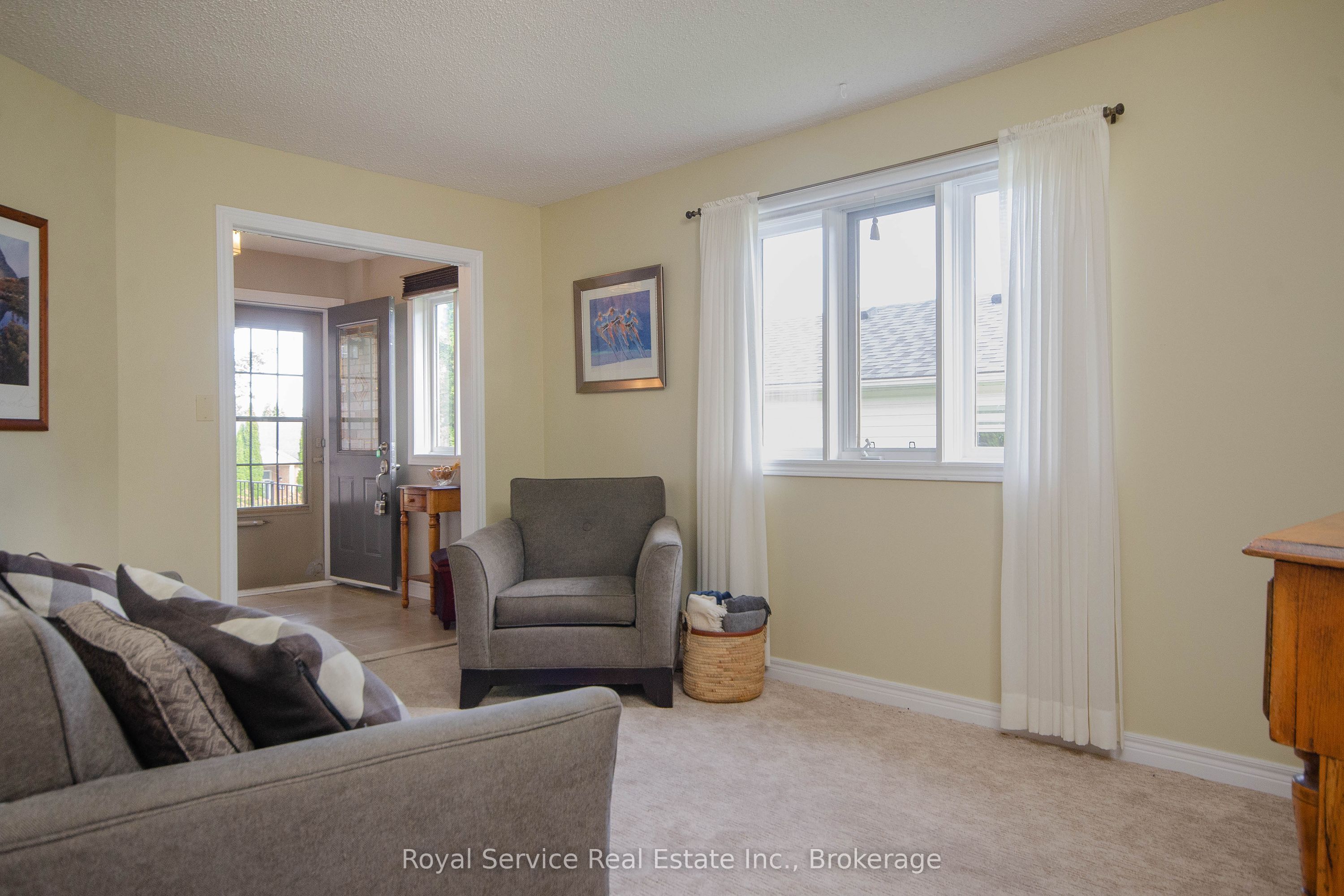747 Greer Crescent Property Photo 8