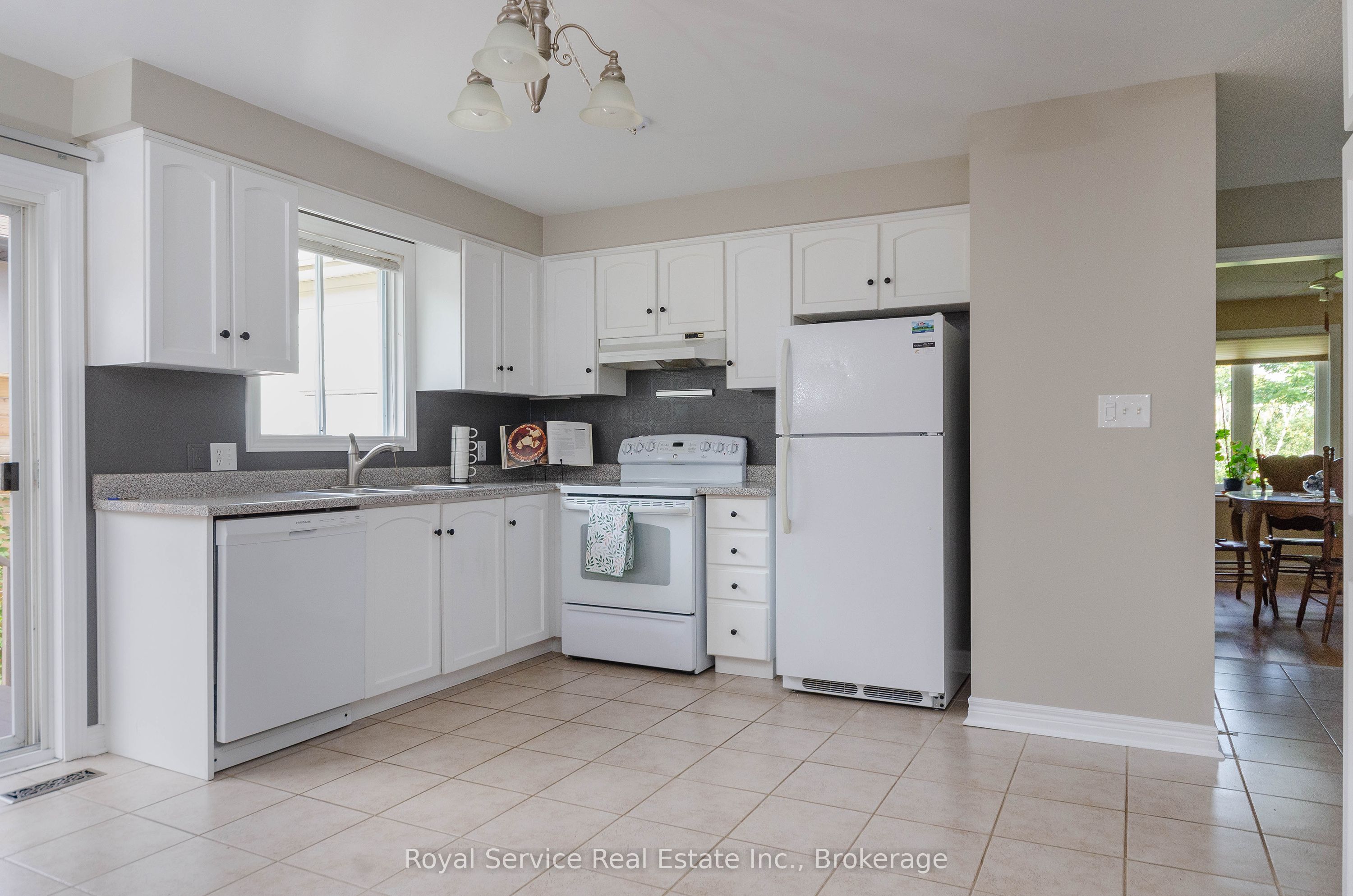 747 Greer Crescent Property Photo 12