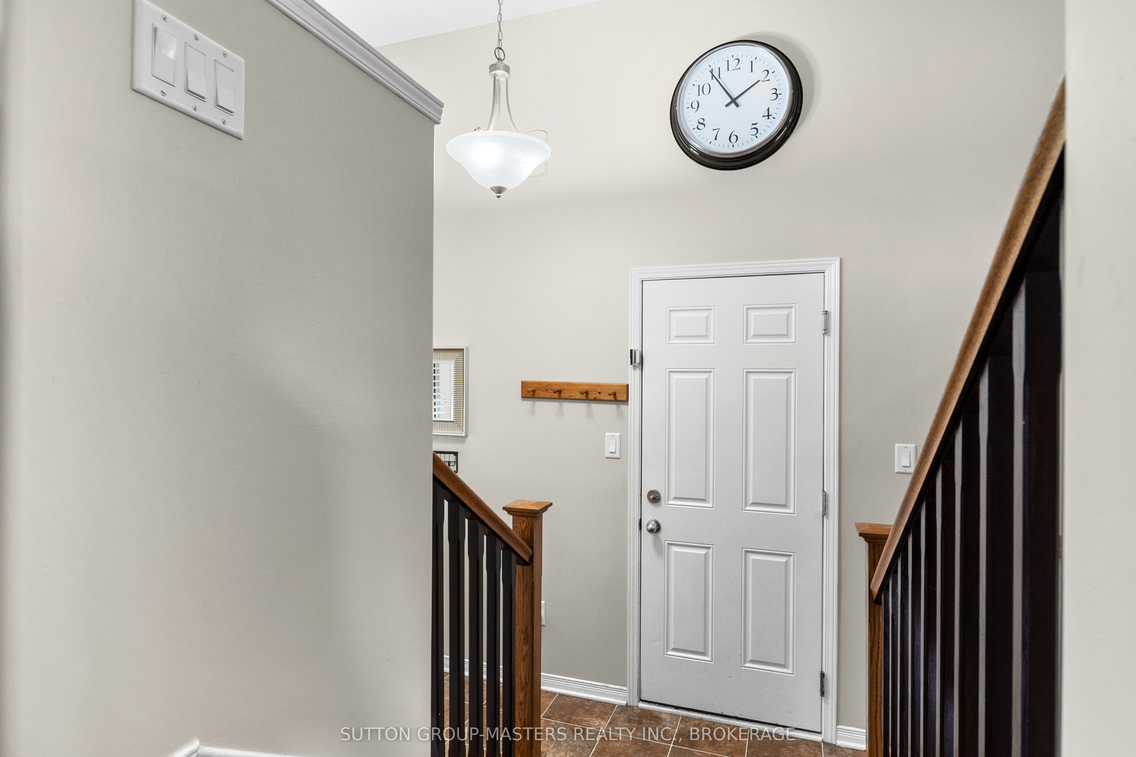 1460 Albany Drive Property Photo 4