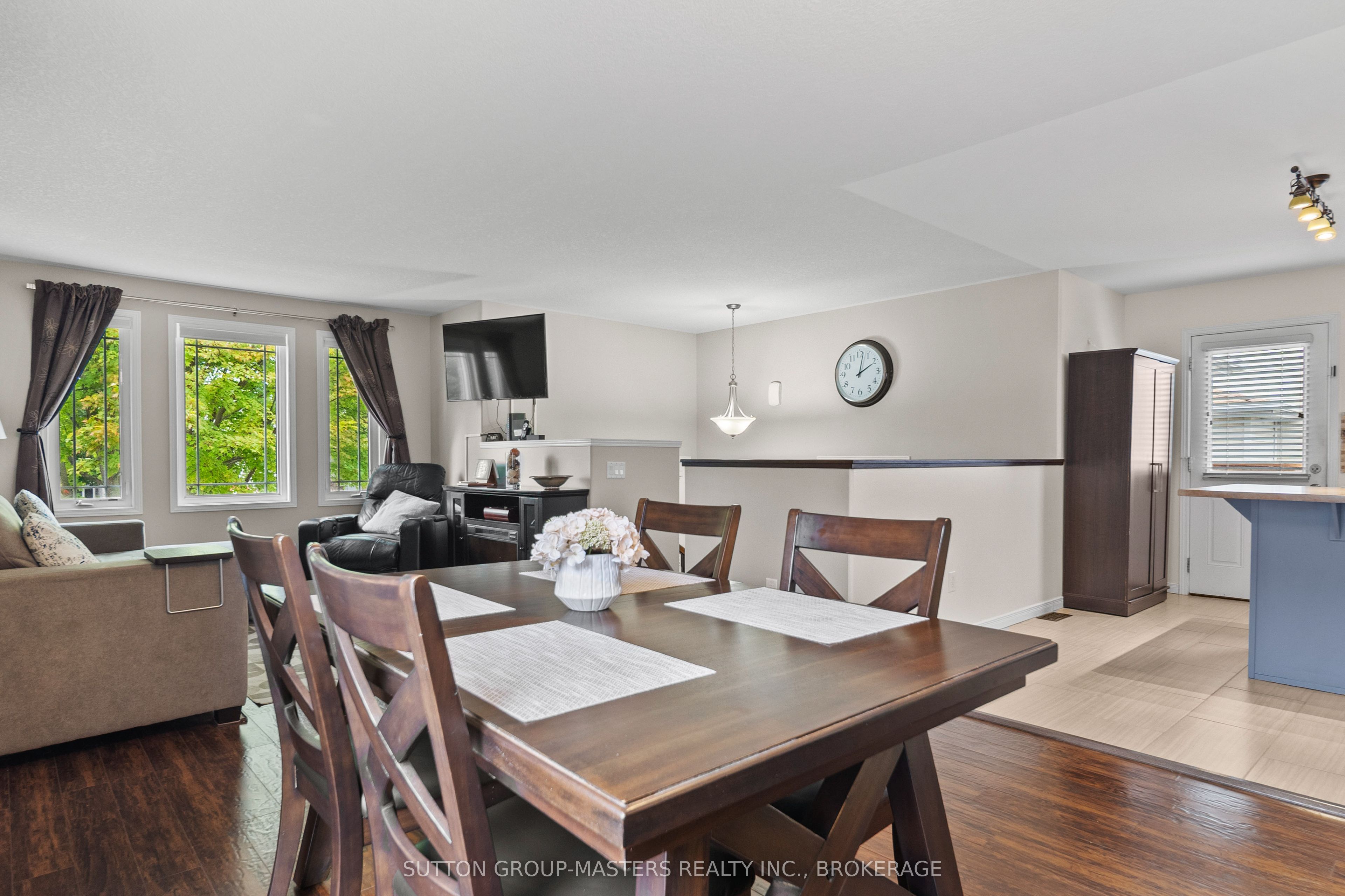 1460 Albany Drive Property Photo 8