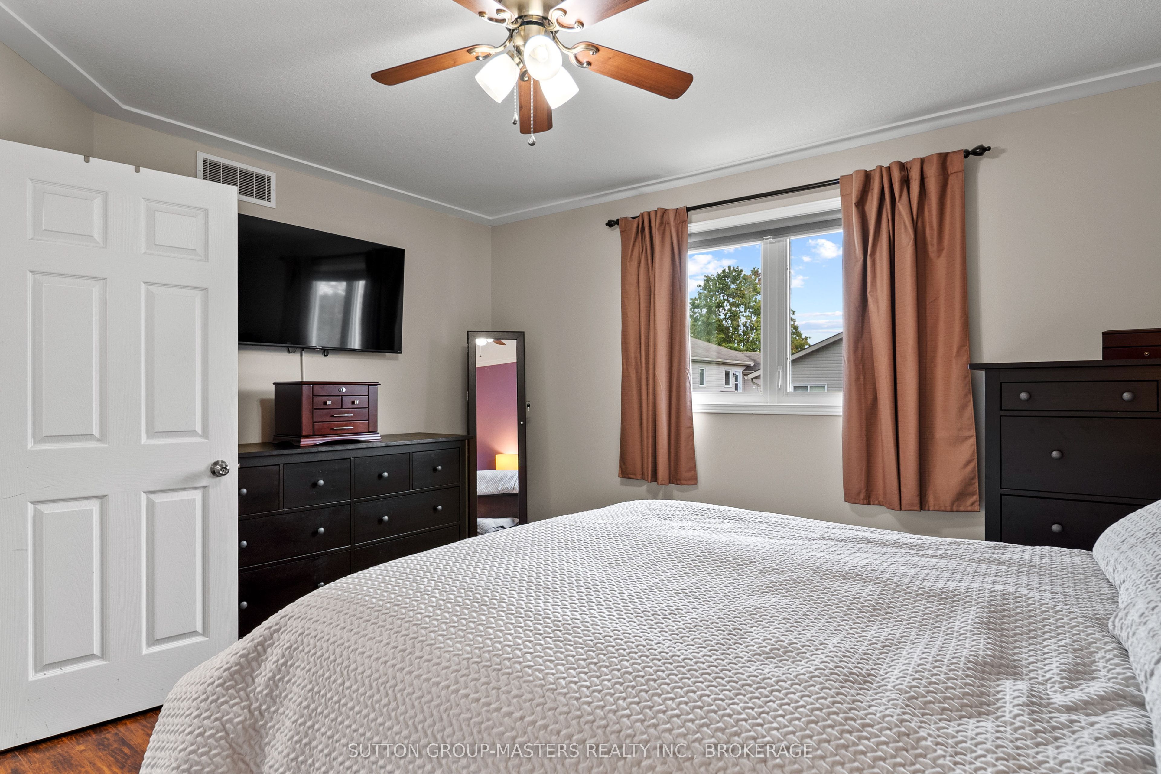 1460 Albany Drive Property Photo 12