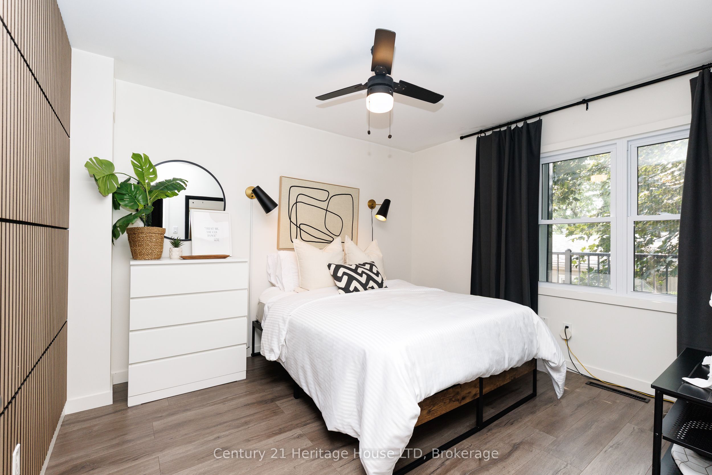5204 King Street Property Photo 17