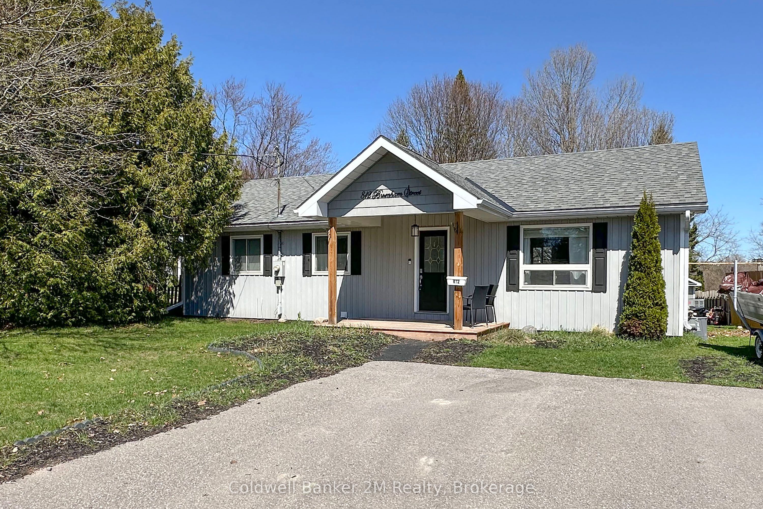 812 Burnham Street Property Photo 1