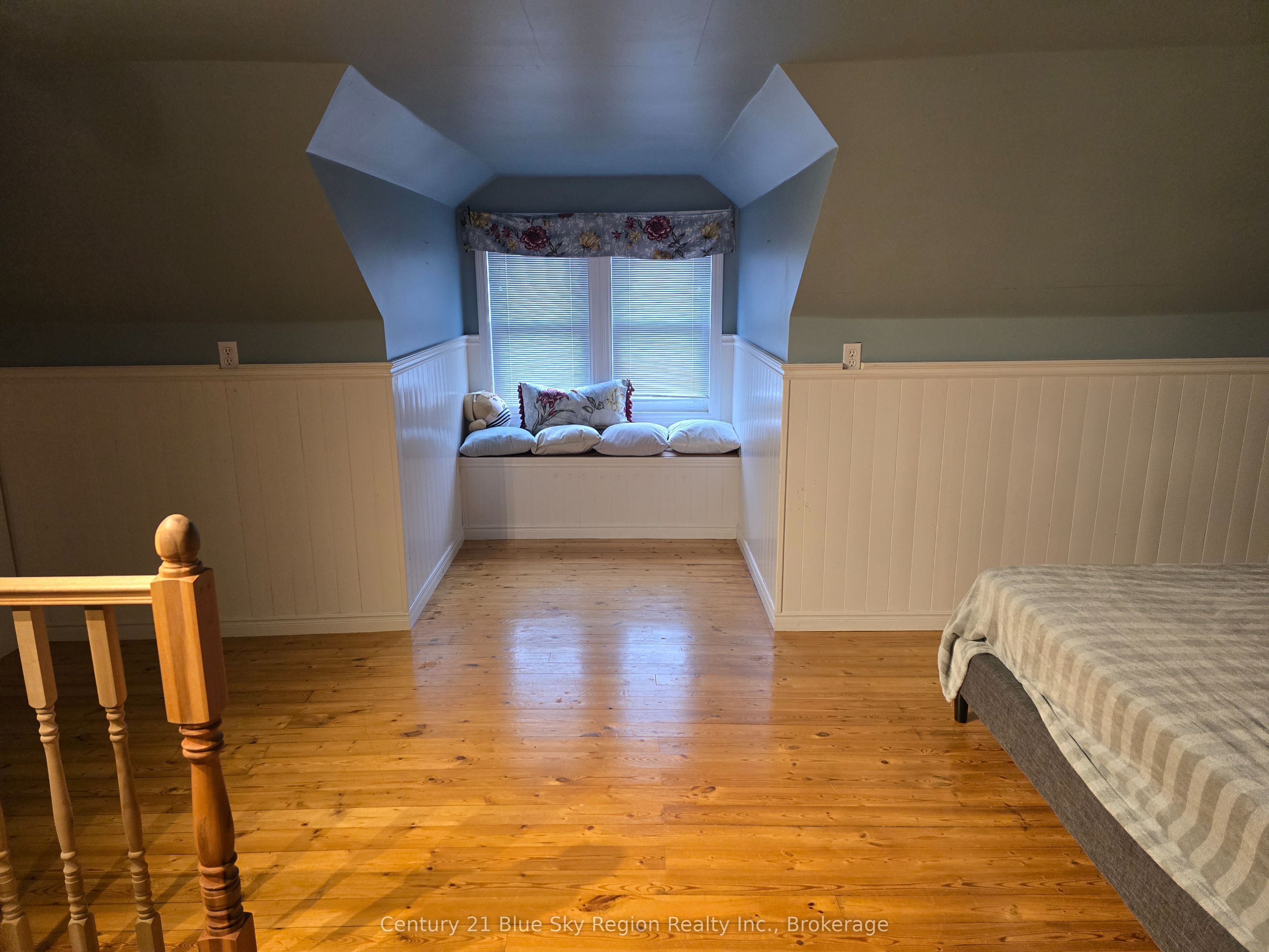 171 Fifth Avenue W Property Photo 14