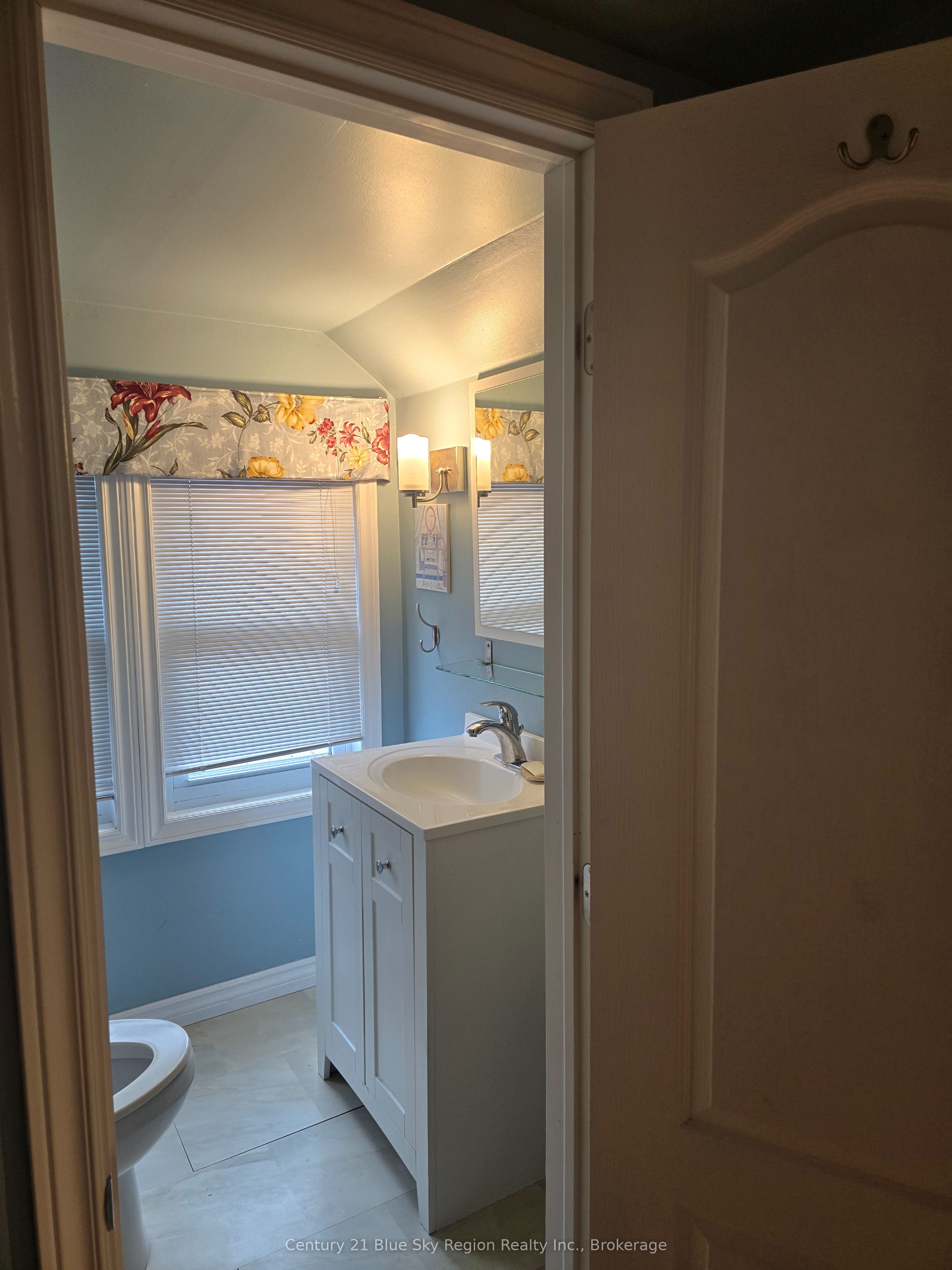 171 Fifth Avenue W Property Photo 16