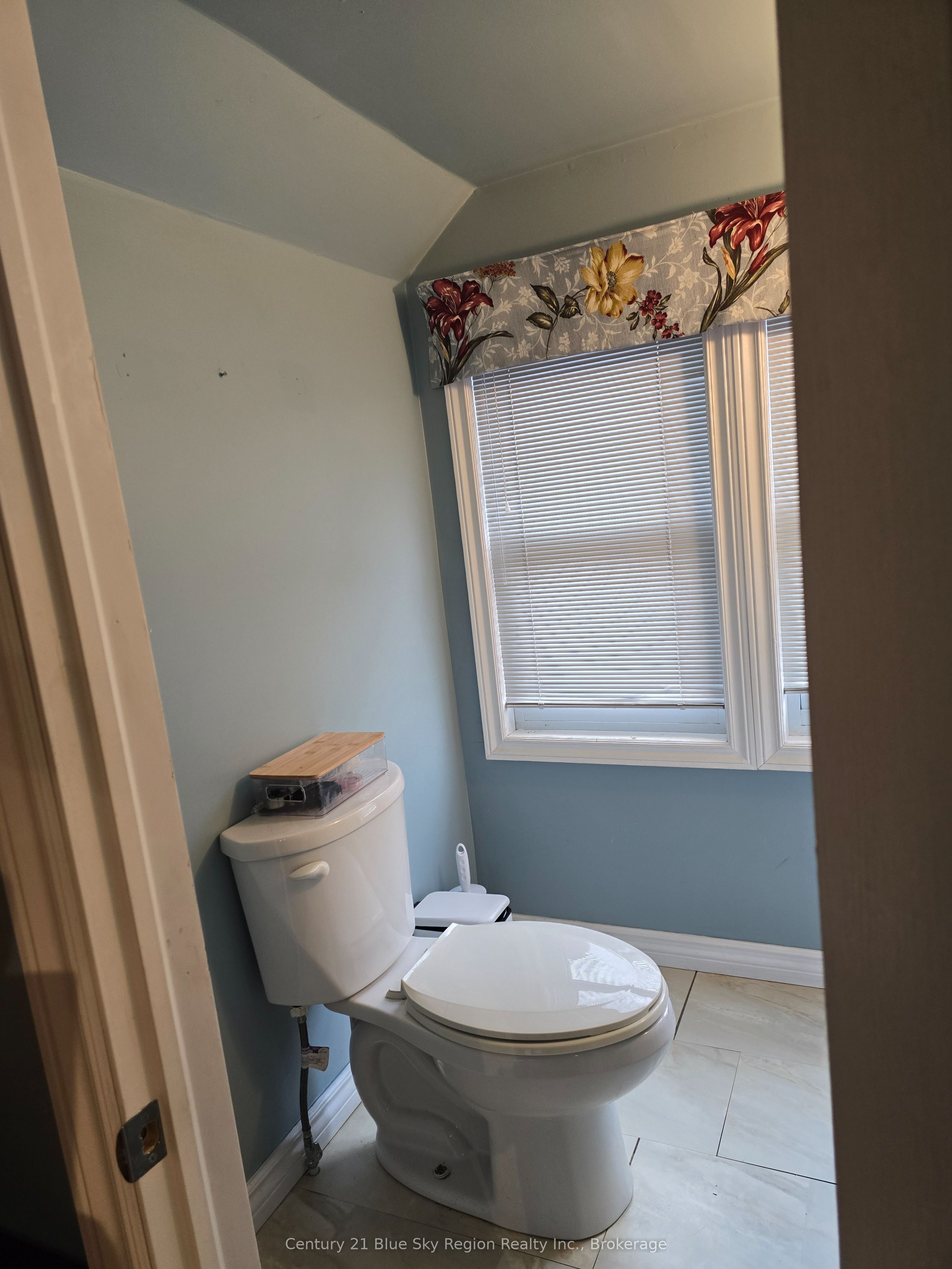 171 Fifth Avenue W Property Photo 17