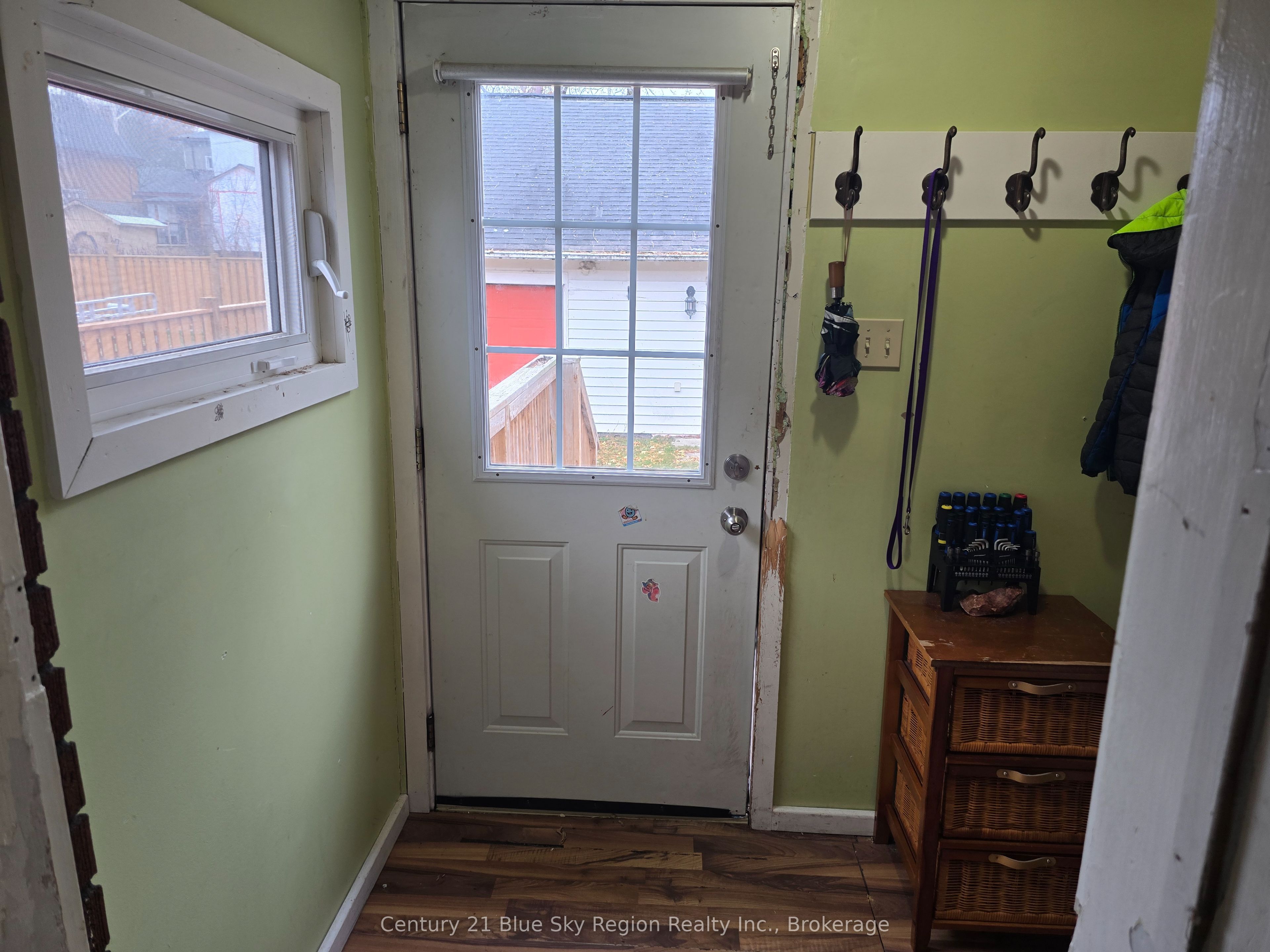 171 Fifth Avenue W Property Photo 37