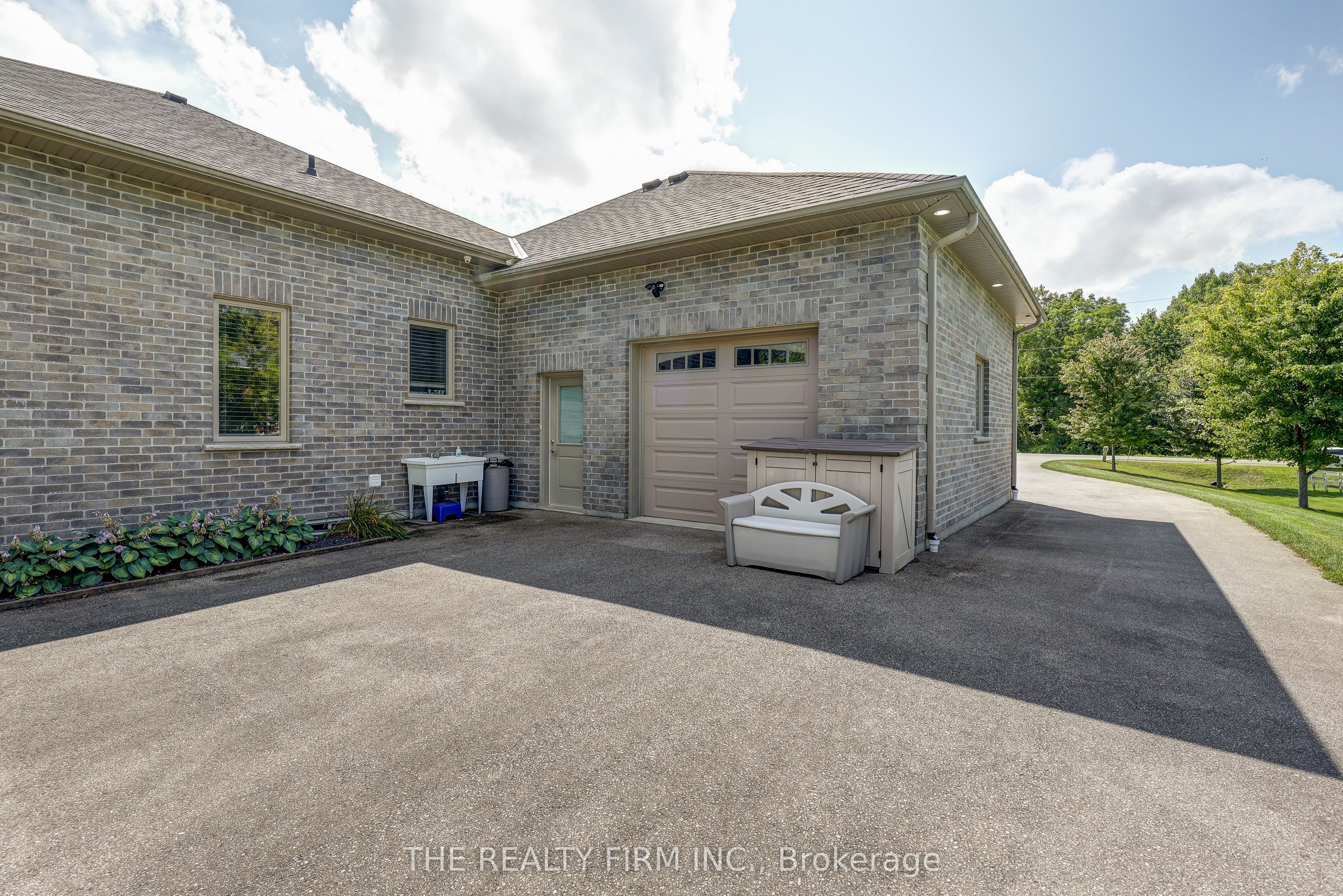 22060 Nissouri Road Property Photo 40