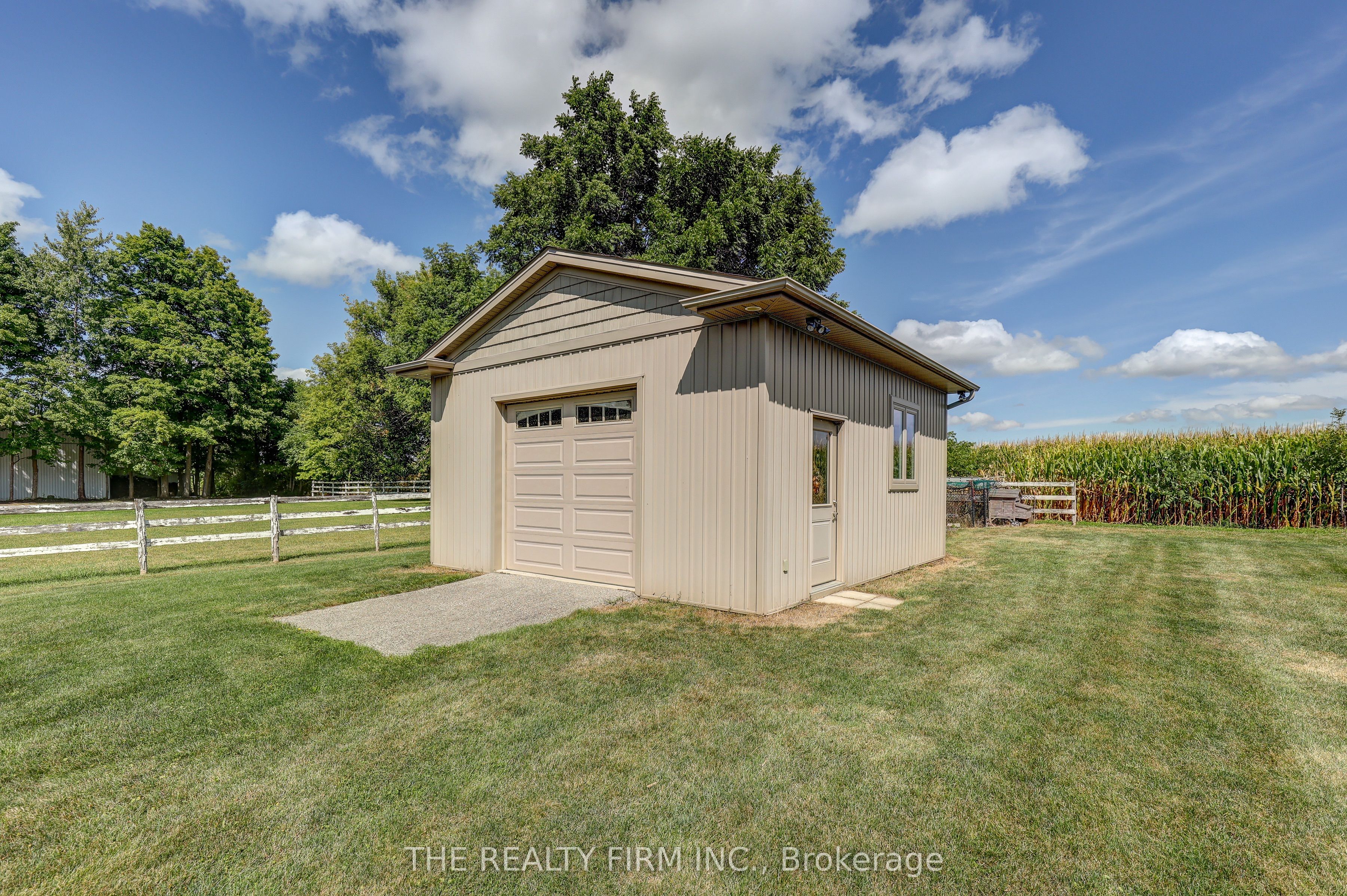 22060 Nissouri Road Property Photo 45