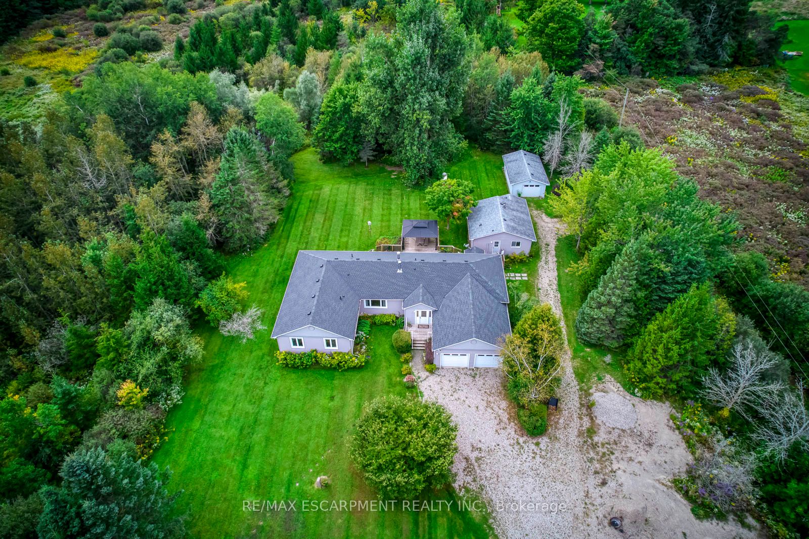 555118 Mono Amaranth Townline Property Photo 2