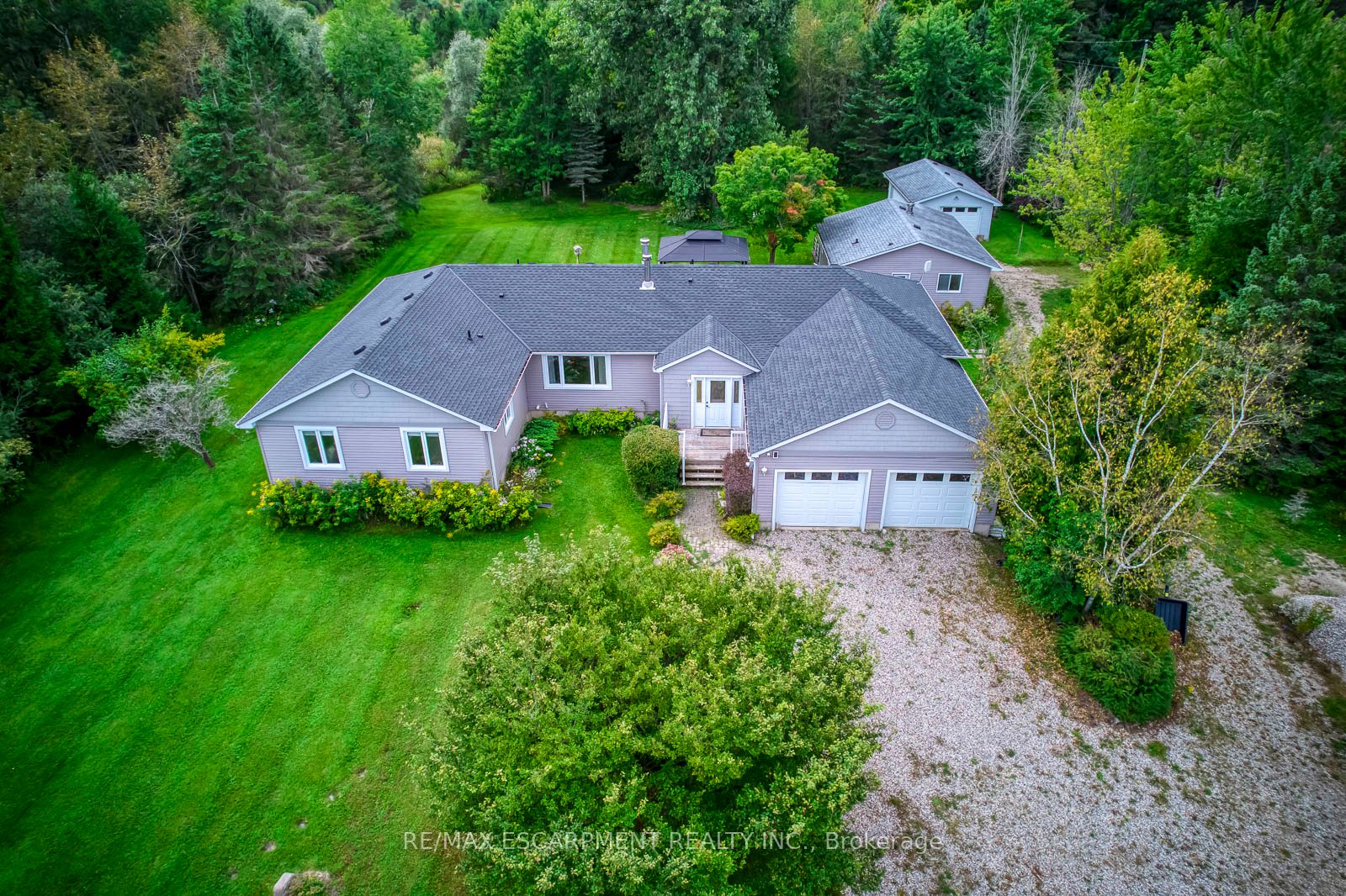 555118 Mono Amaranth Townline Property Photo 11