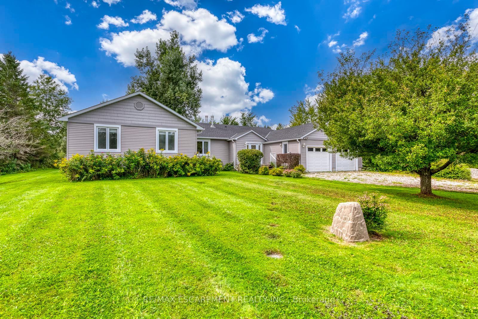 555118 Mono Amaranth Townline Property Photo 13