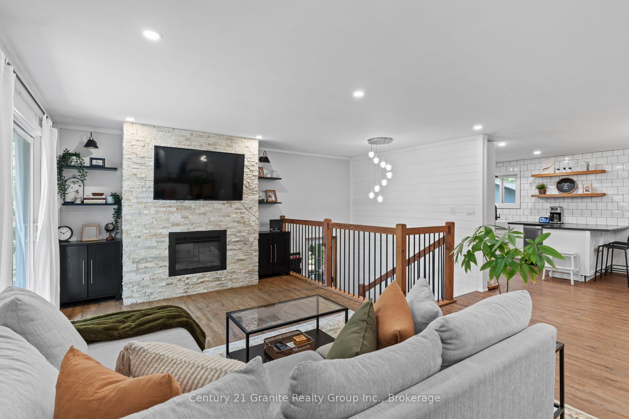 16408 35 Highway Property Photo 6