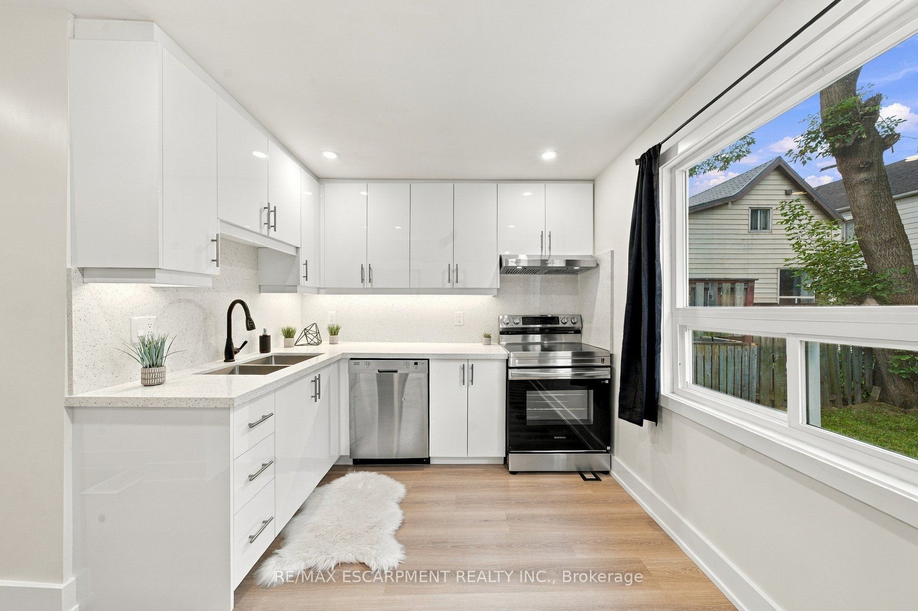 154 Campbell Avenue Property Photo 14