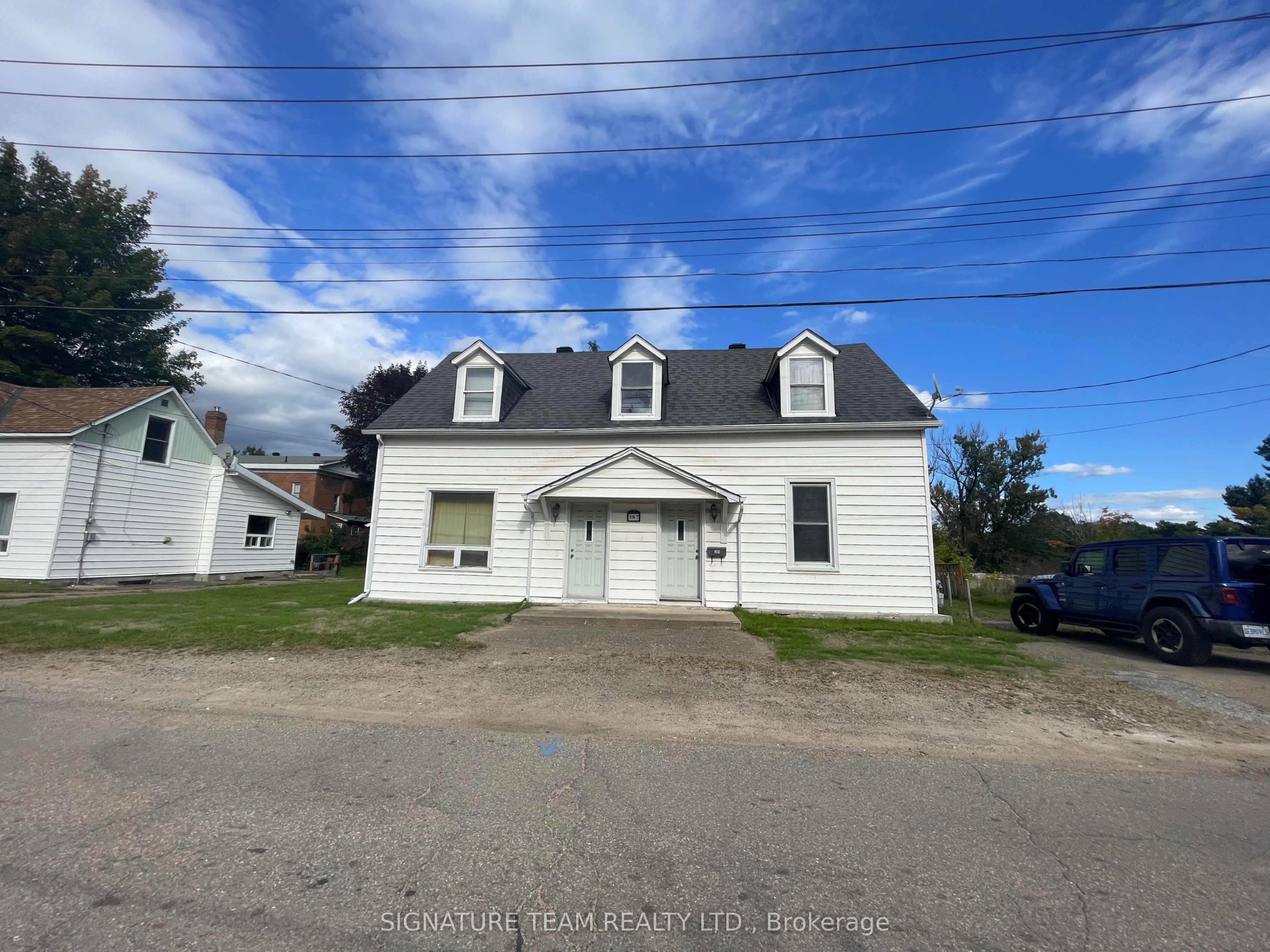 387 Moffat Street Property Photo 1