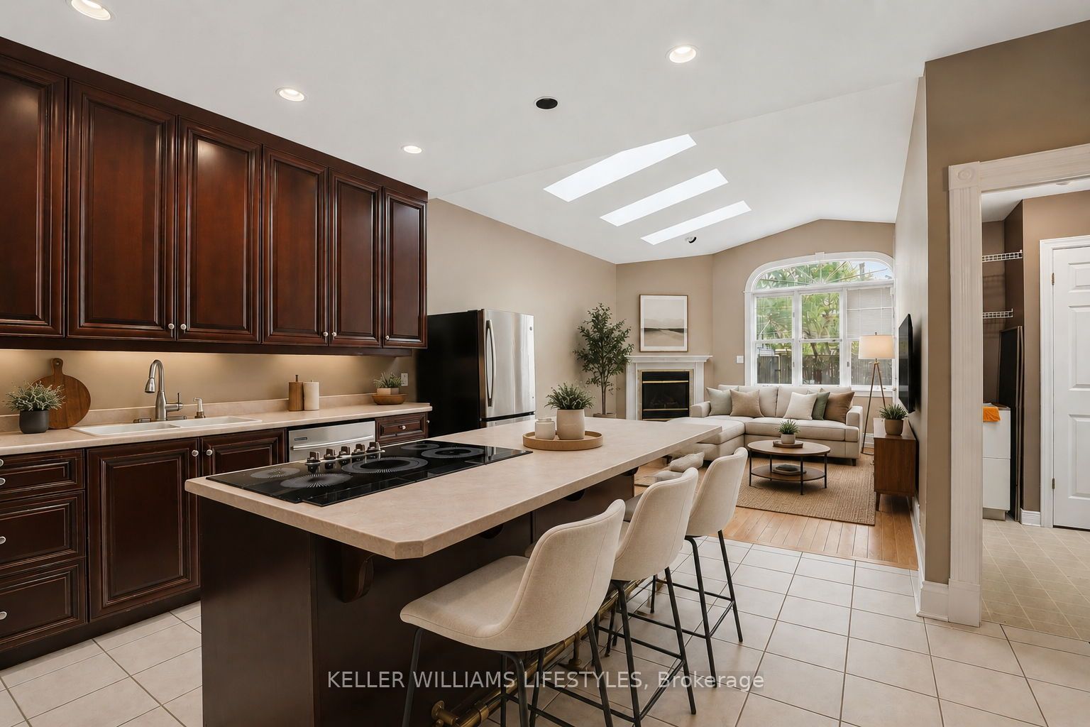 303 Pall Mall Street Property Photo 5