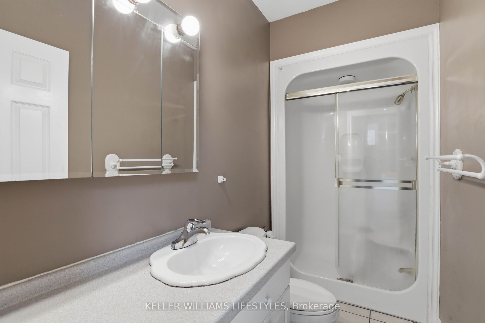 303 Pall Mall Street Property Photo 11