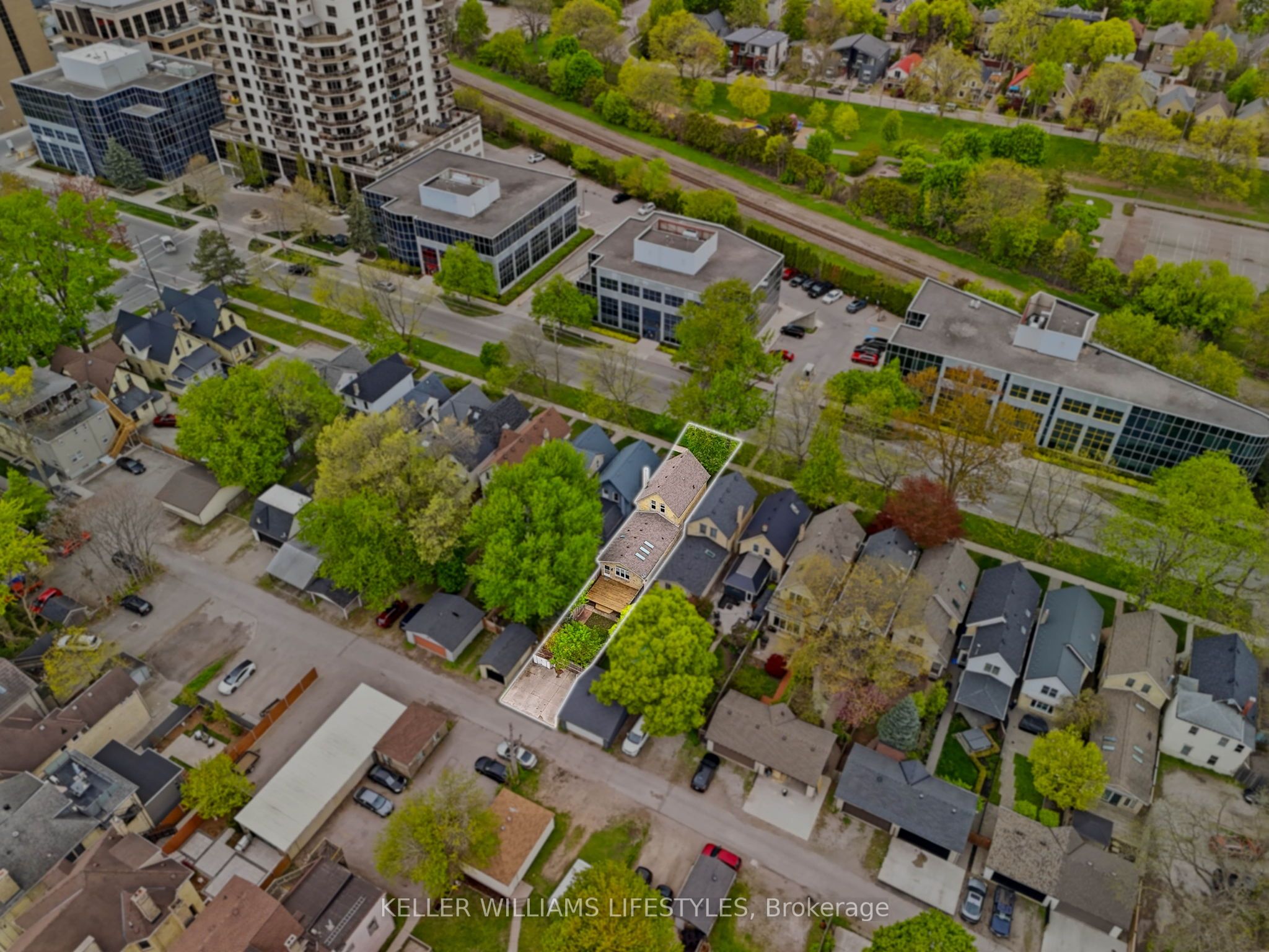 303 Pall Mall Street Property Photo 23