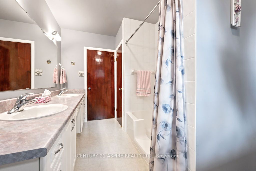 13 Herman Street Property Photo 22