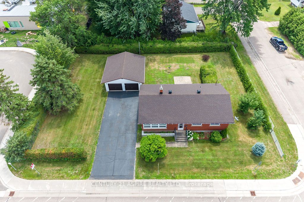 13 Herman Street Property Photo 44