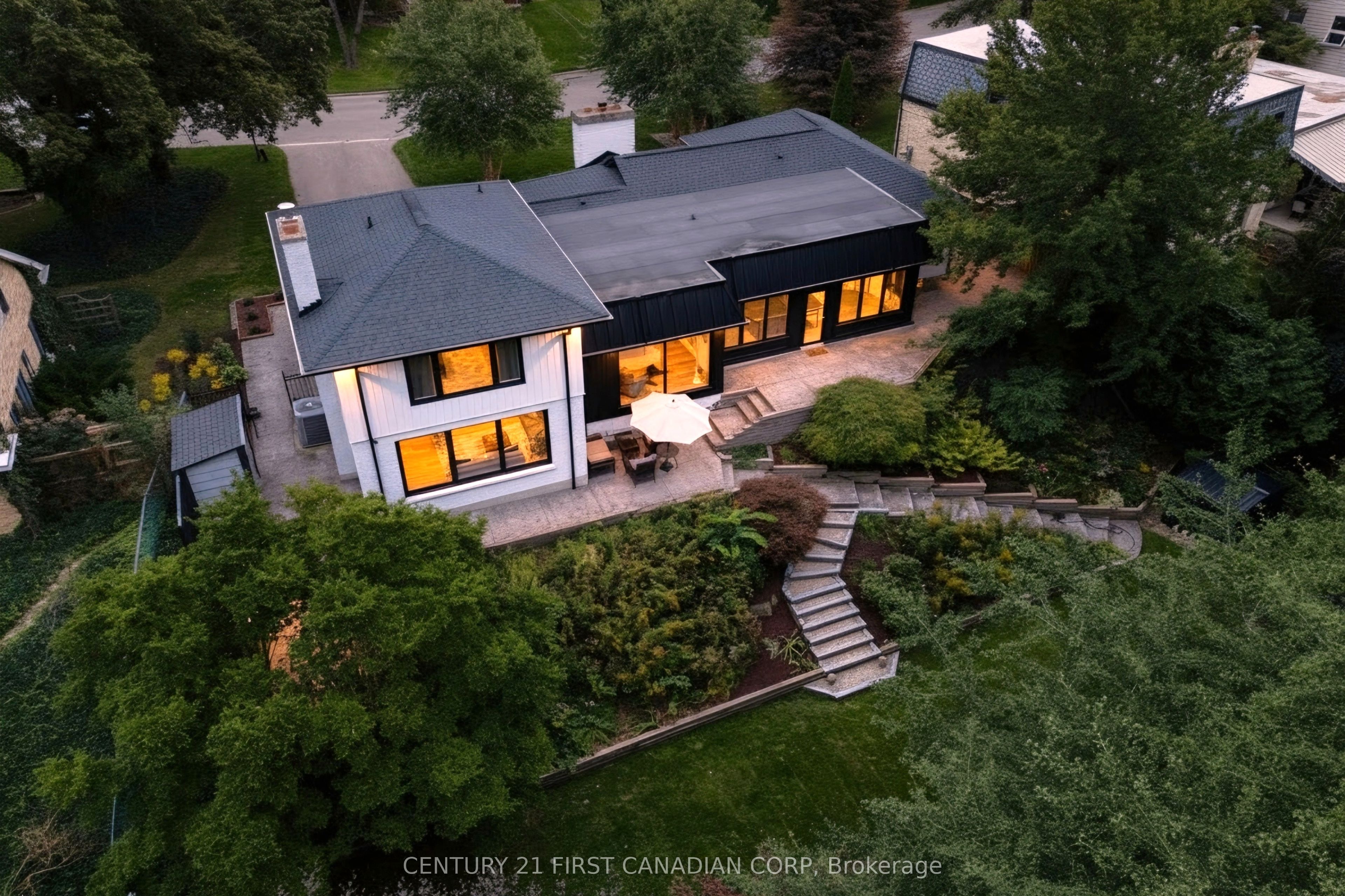 1125 The Parkway