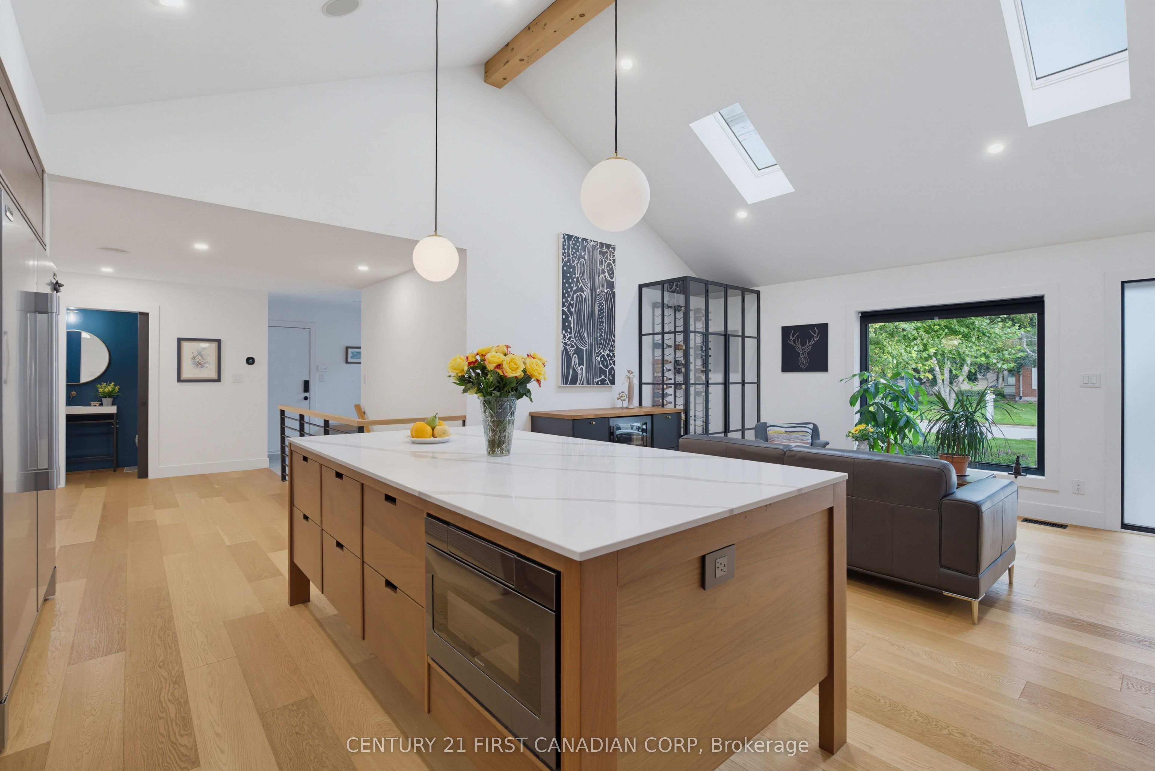 1125 The Parkway Property Photo 13