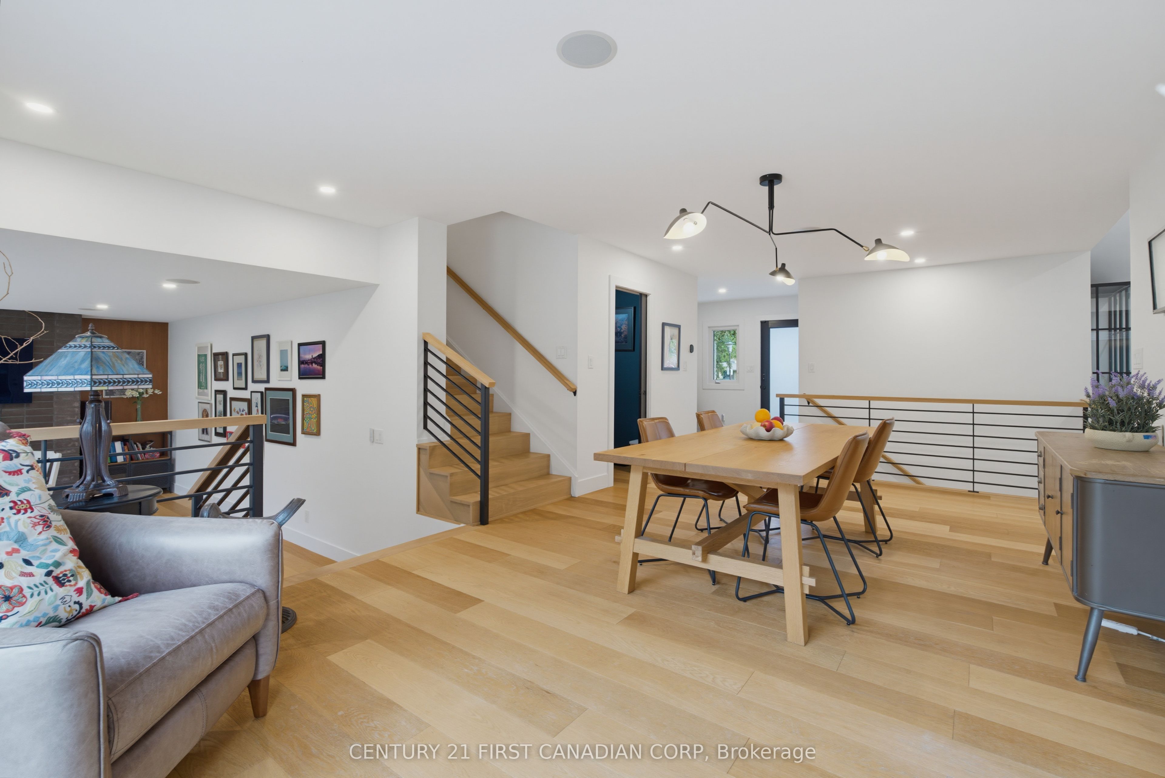 1125 The Parkway Property Photo 18