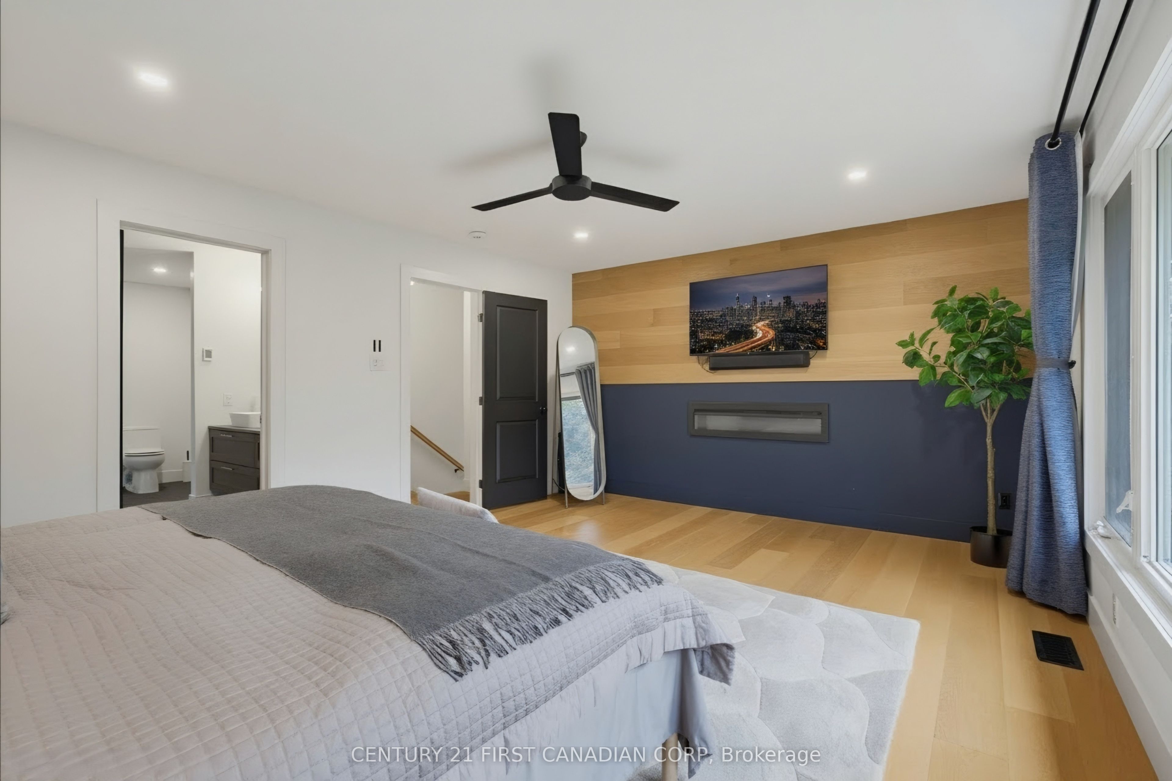 1125 The Parkway Property Photo 22