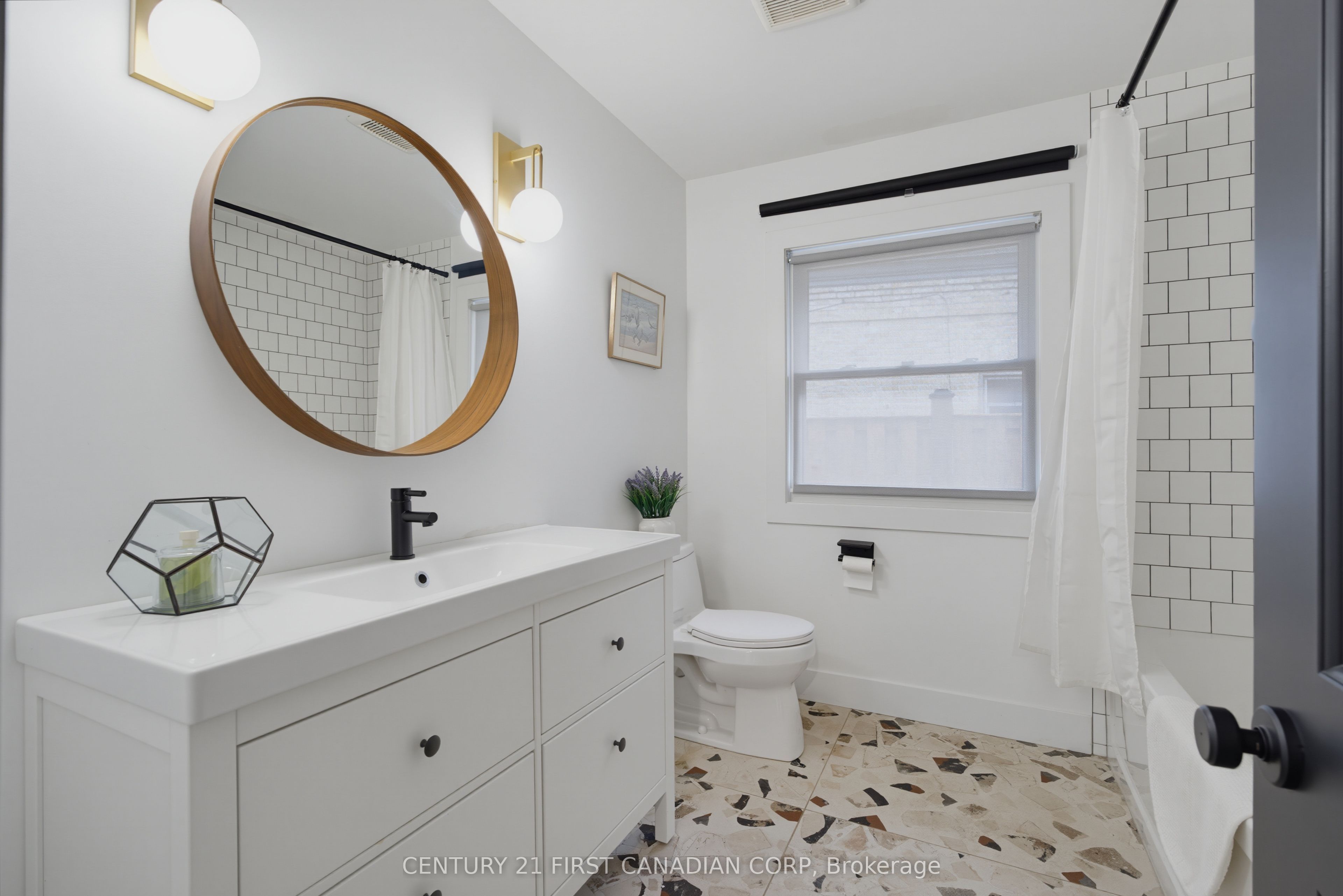 1125 The Parkway Property Photo 28
