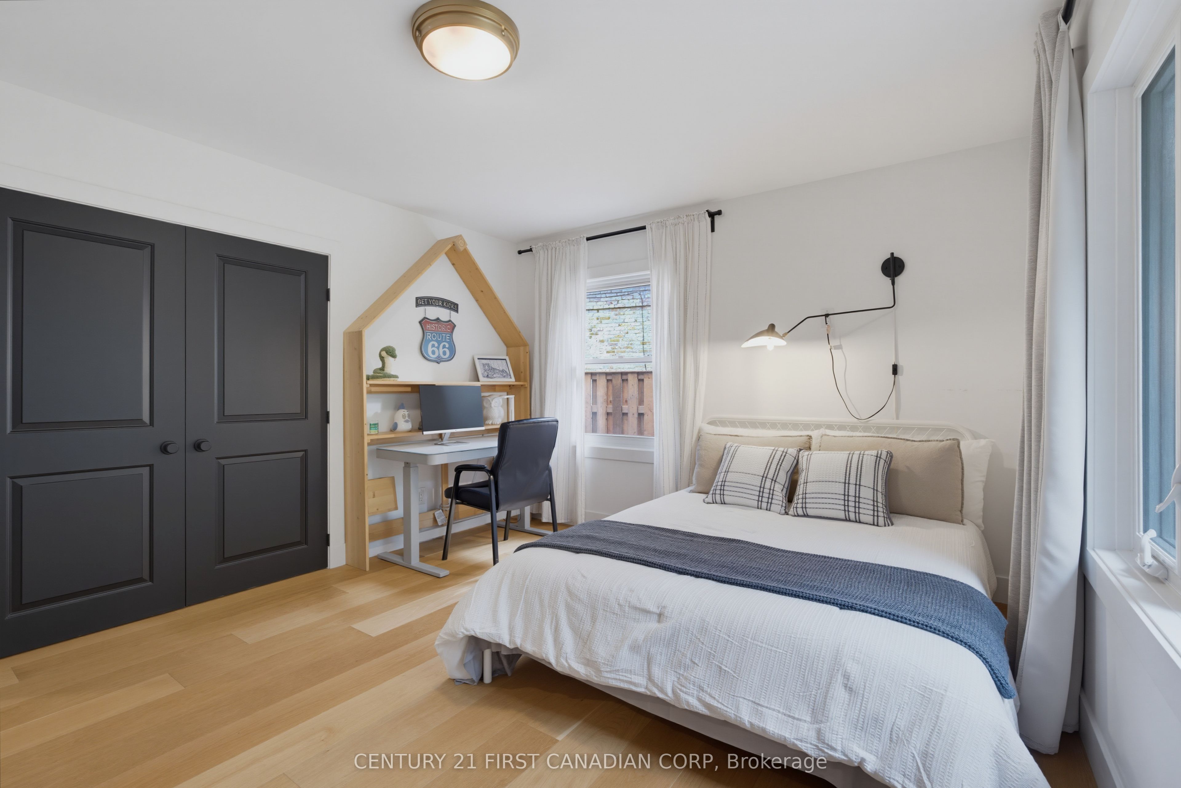1125 The Parkway Property Photo 30