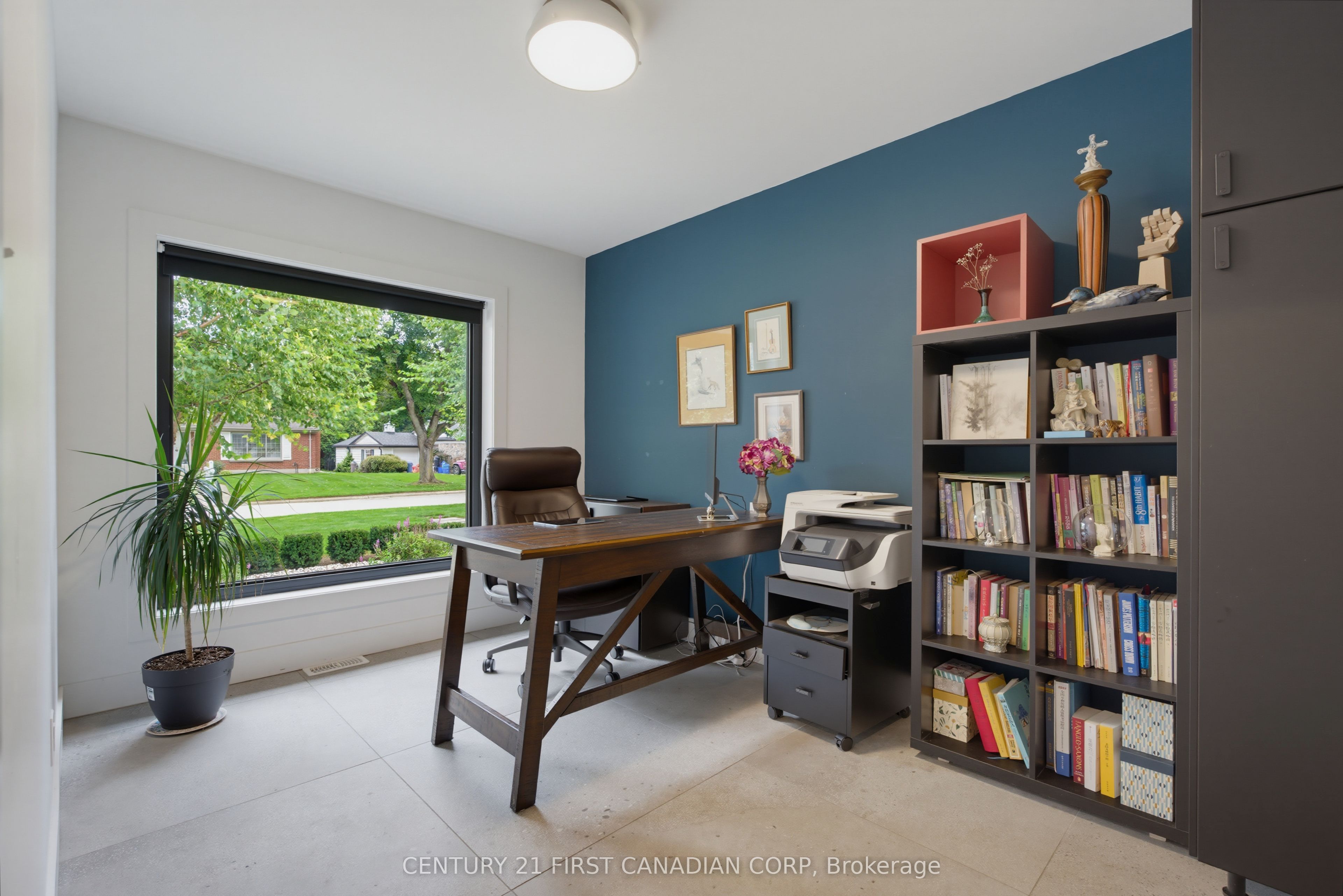 1125 The Parkway Property Photo 32