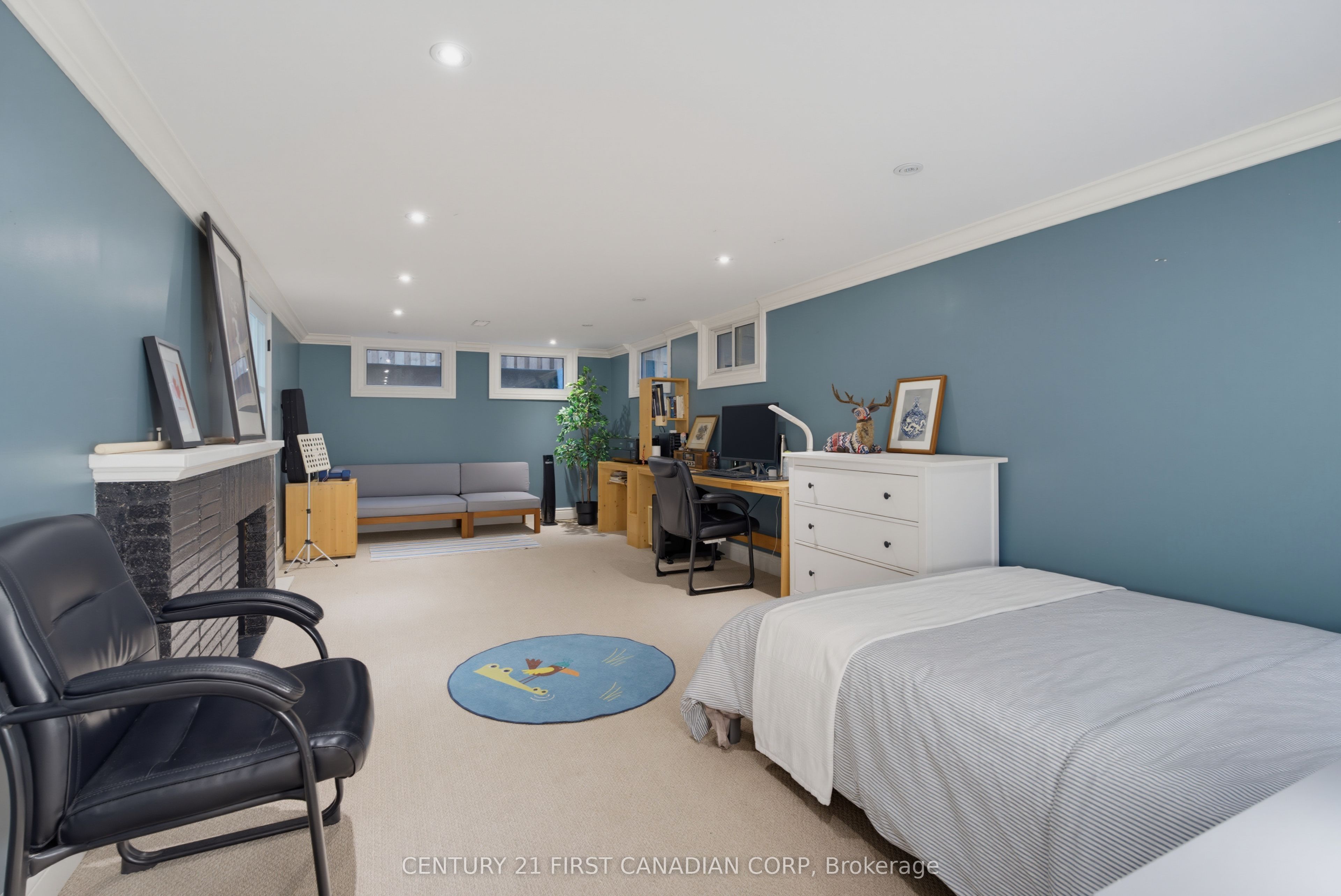 1125 The Parkway Property Photo 34