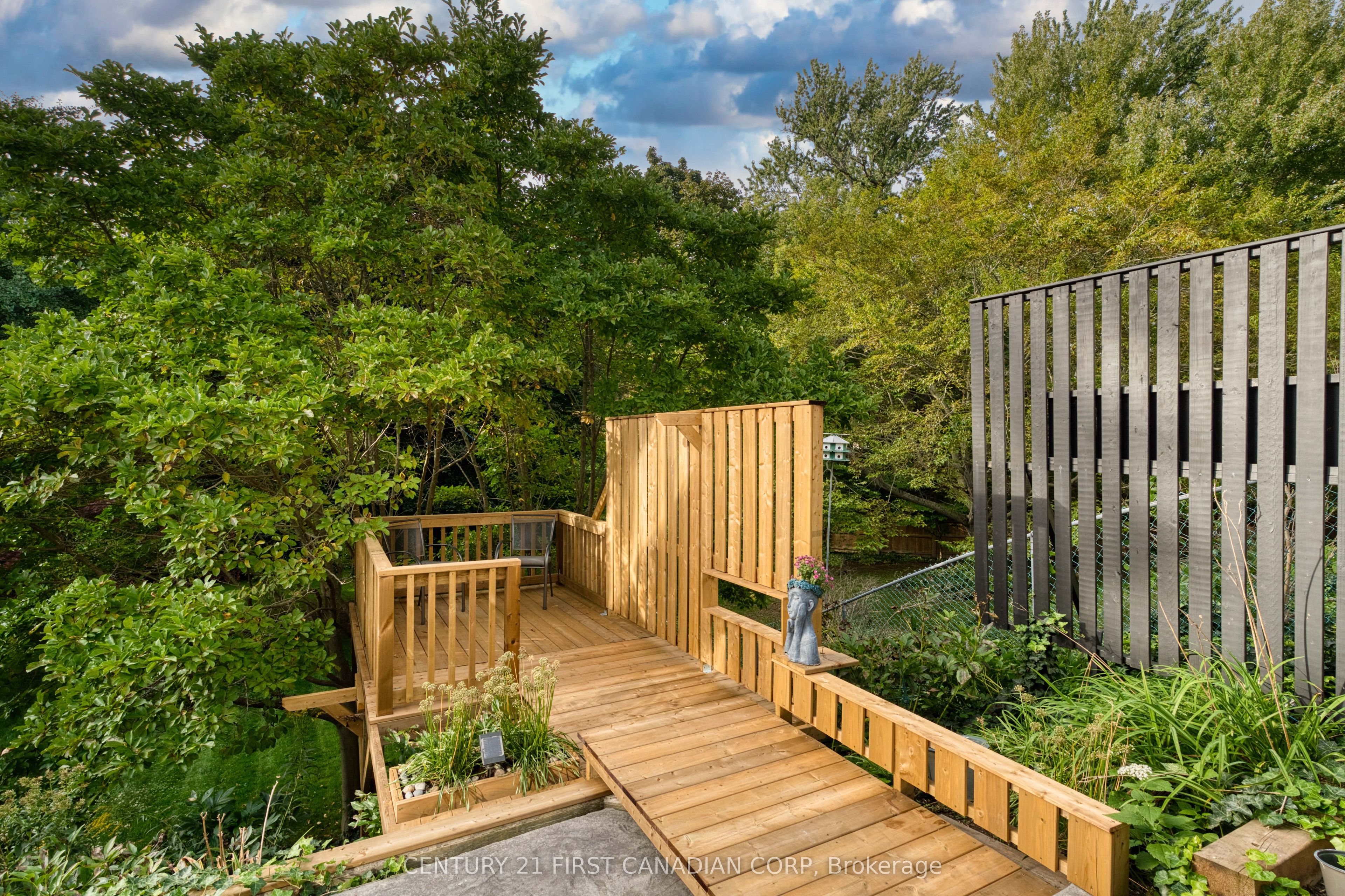 1125 The Parkway Property Photo 40