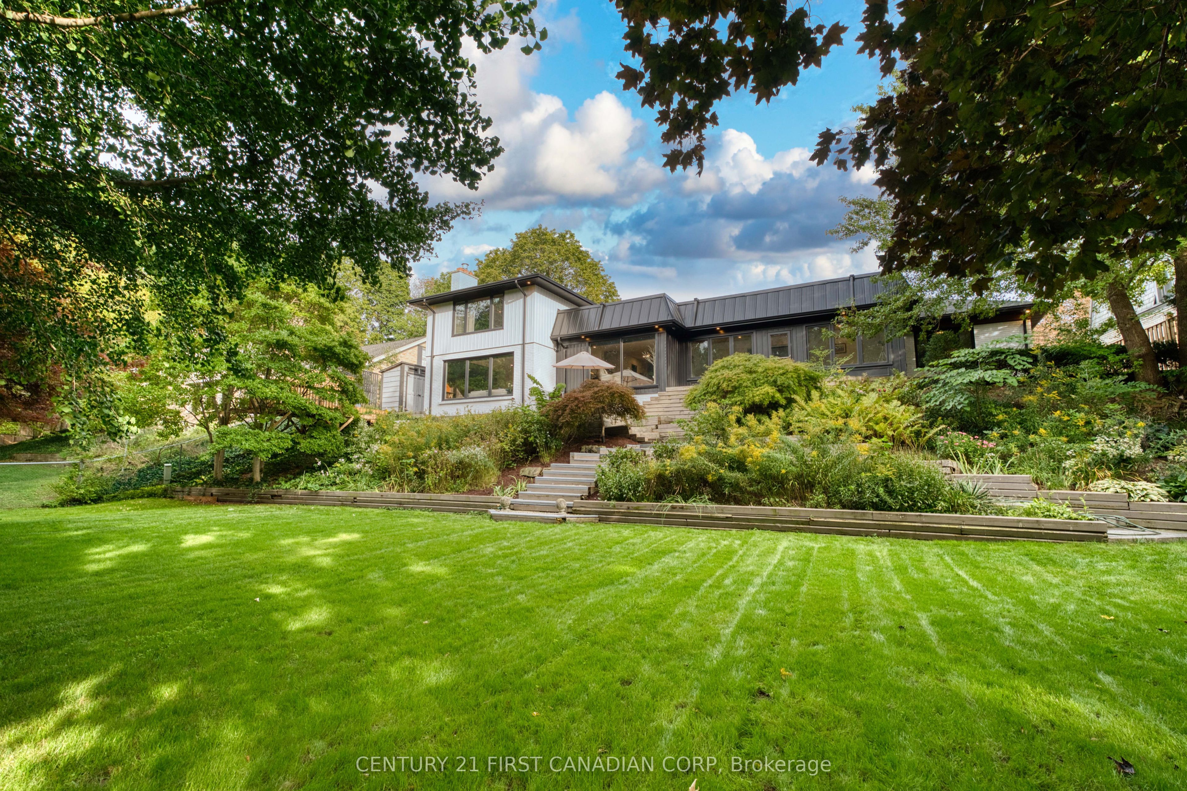 1125 The Parkway Property Photo 42