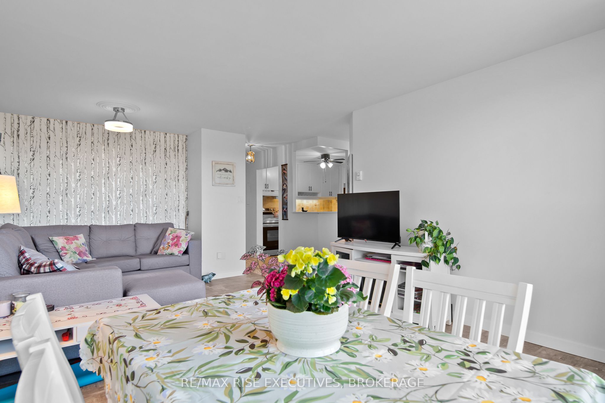 66 Greenview Drive 710 Property Photo 14