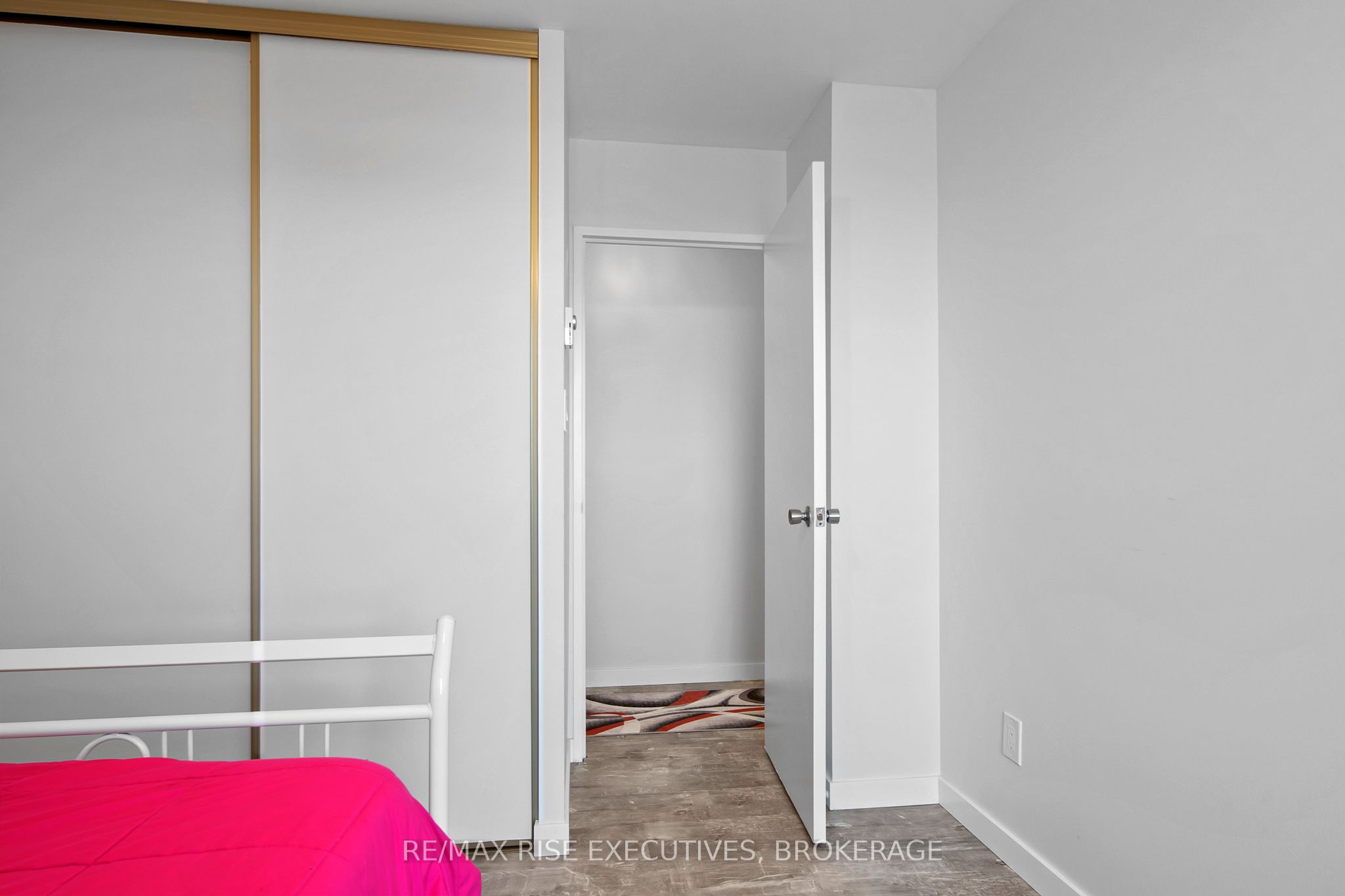 66 Greenview Drive 710 Property Photo 28