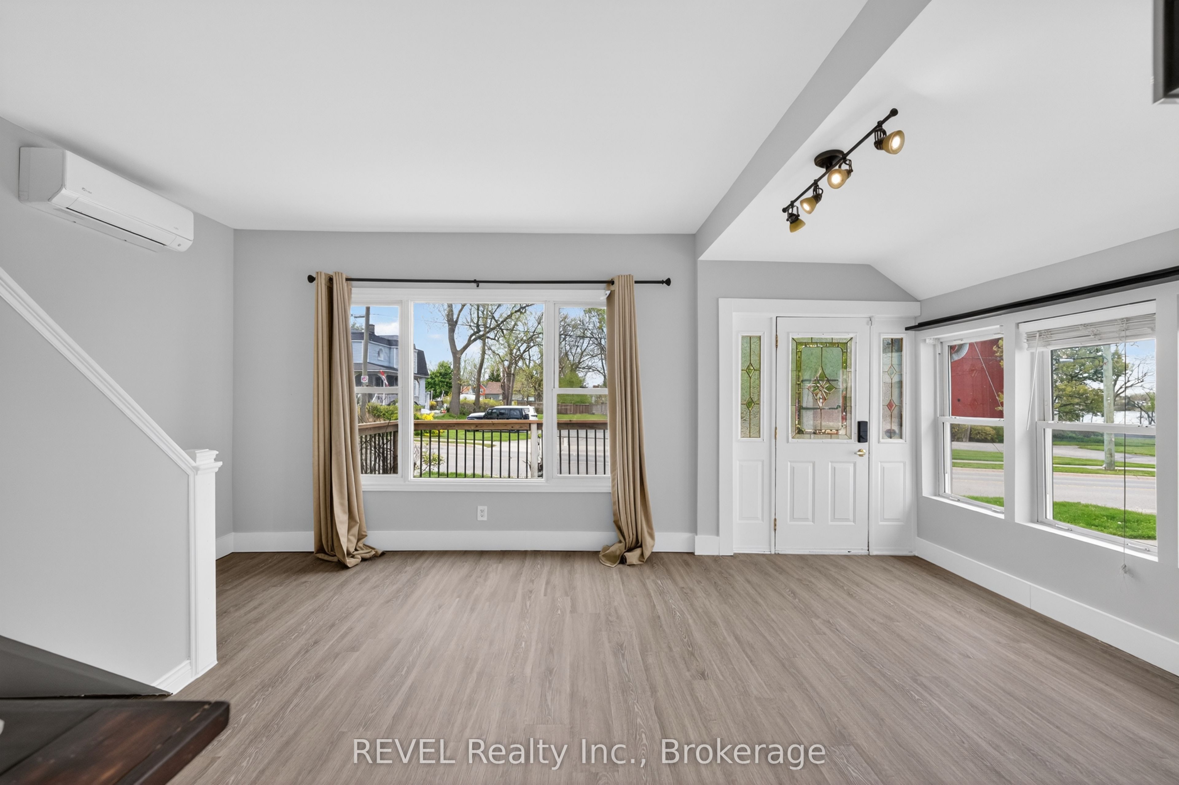 15 Phipps Street Property Photo 8