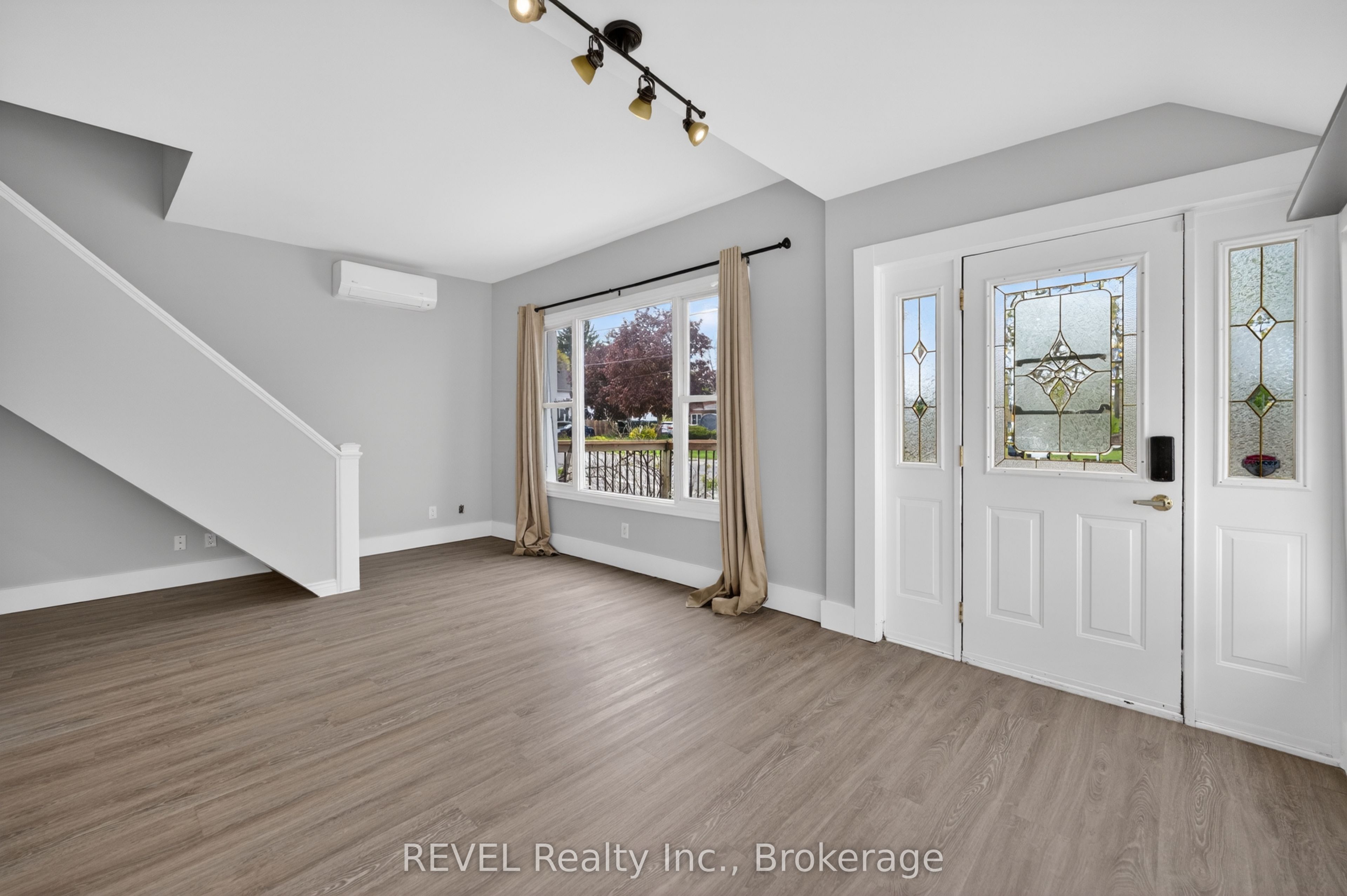 15 Phipps Street Property Photo 9