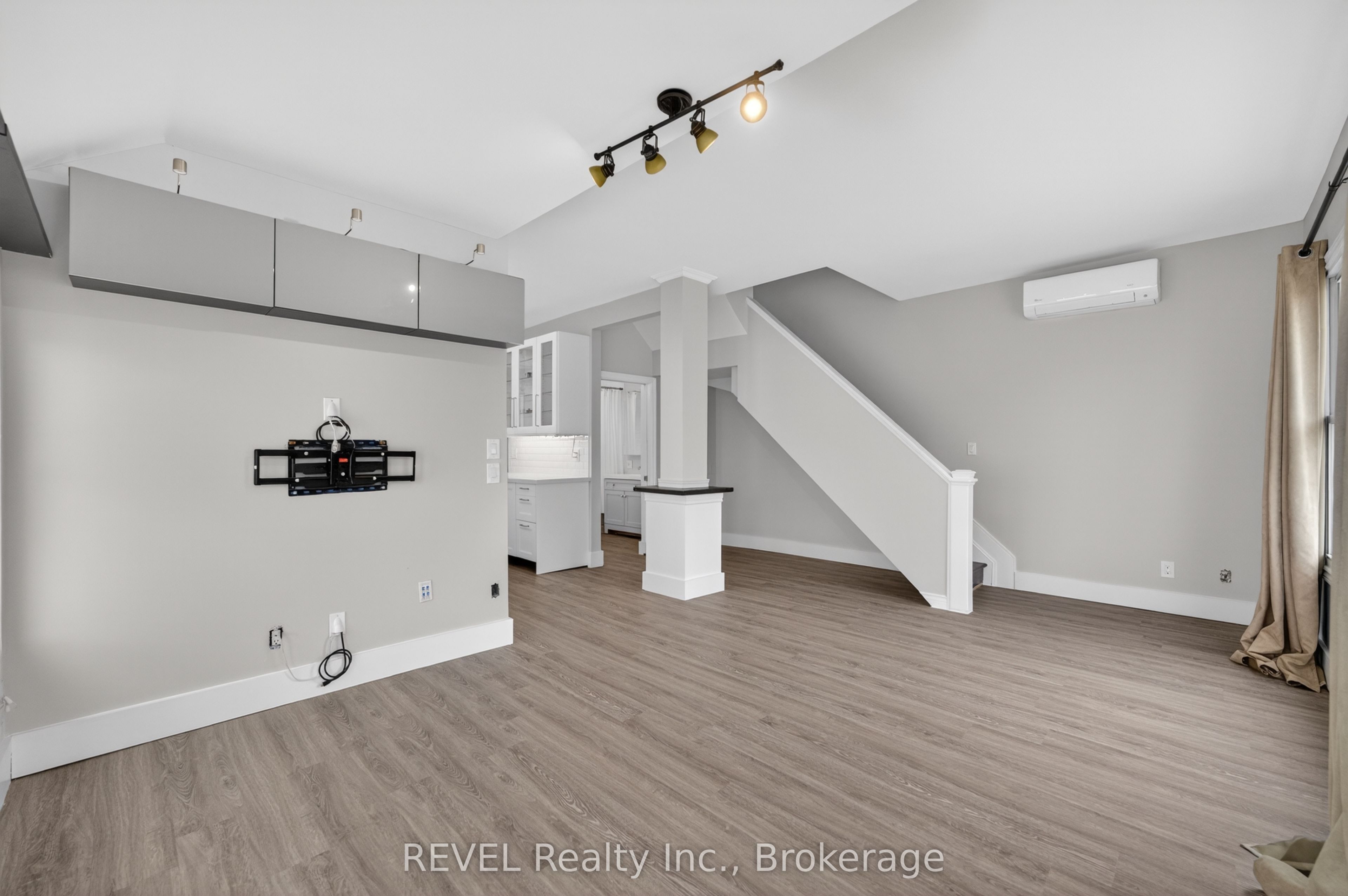 15 Phipps Street Property Photo 10