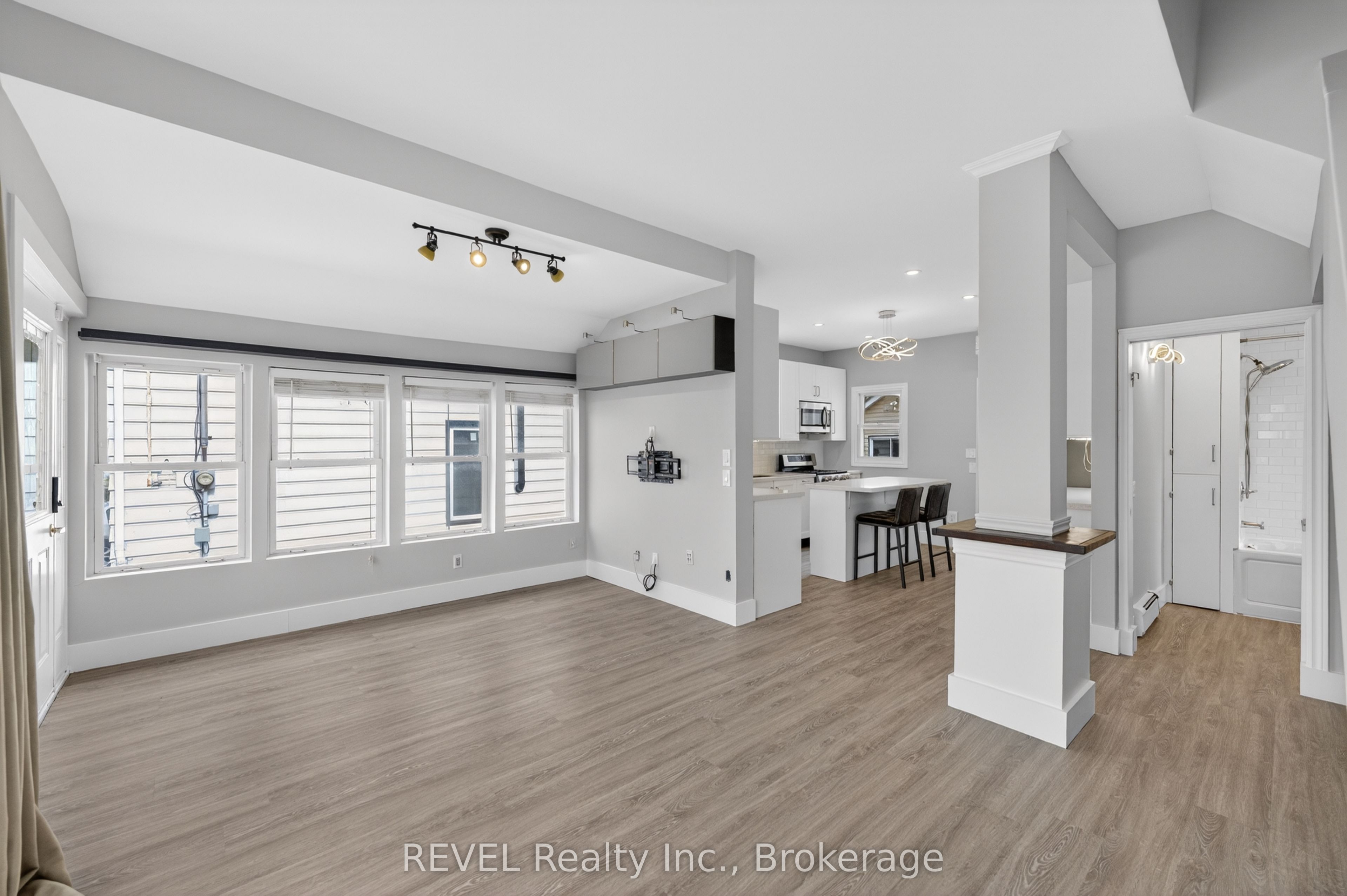 15 Phipps Street Property Photo 12
