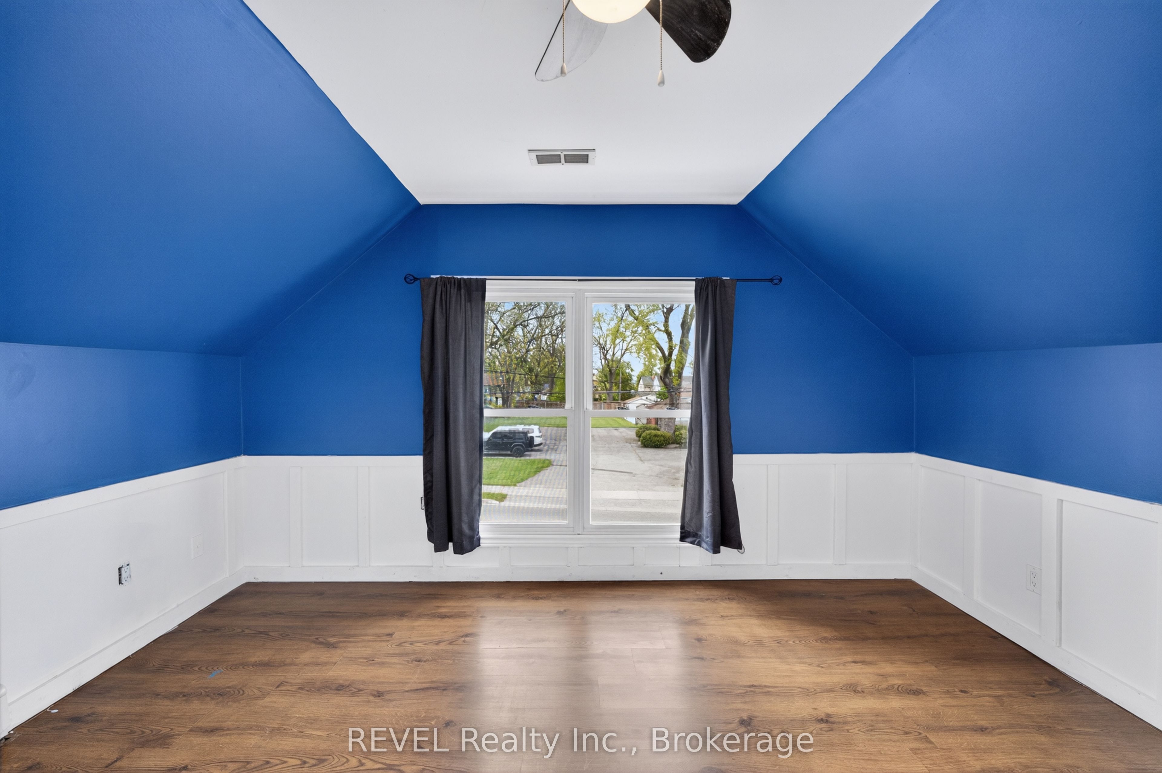 15 Phipps Street Property Photo 27