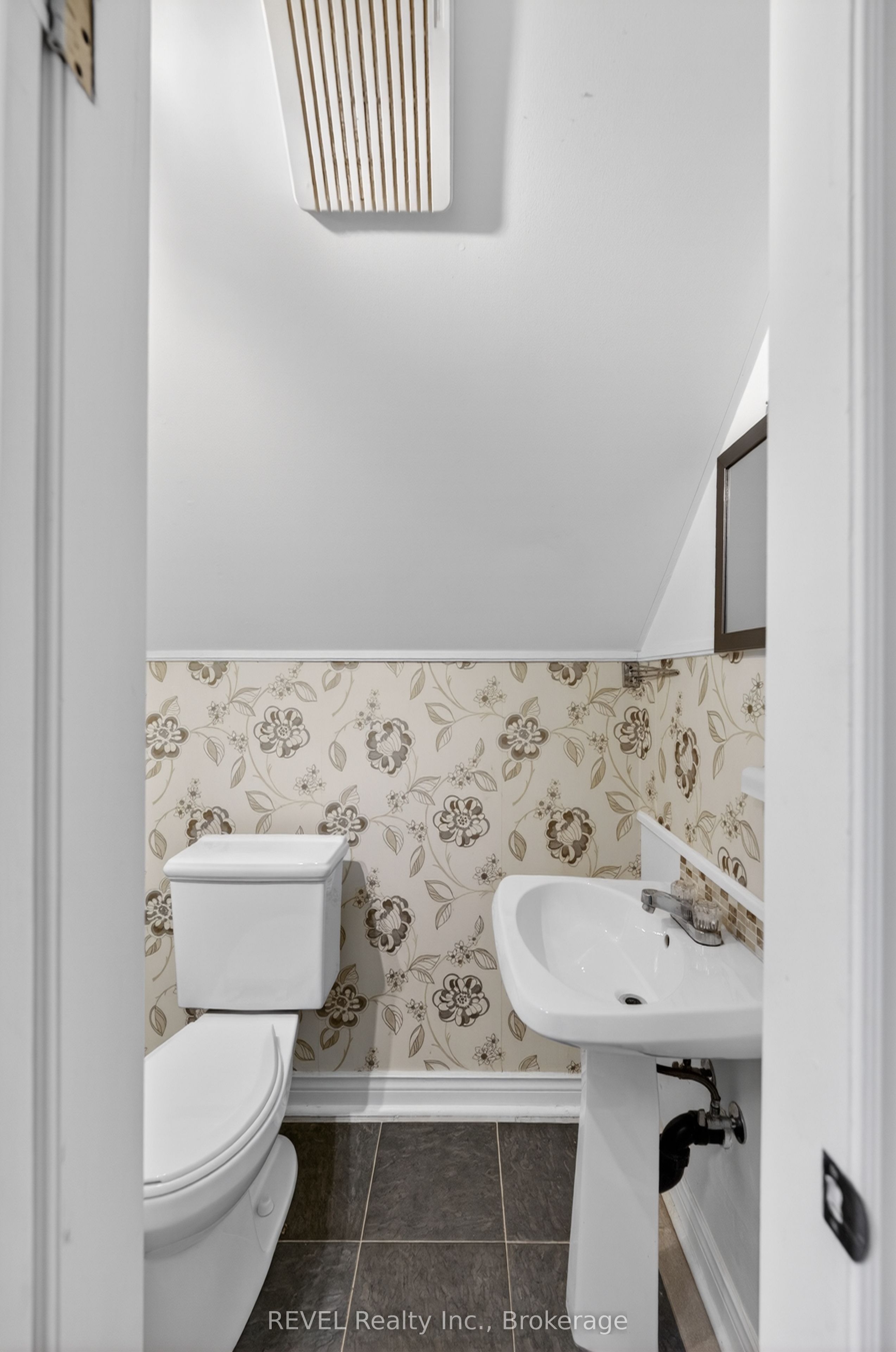 15 Phipps Street Property Photo 33