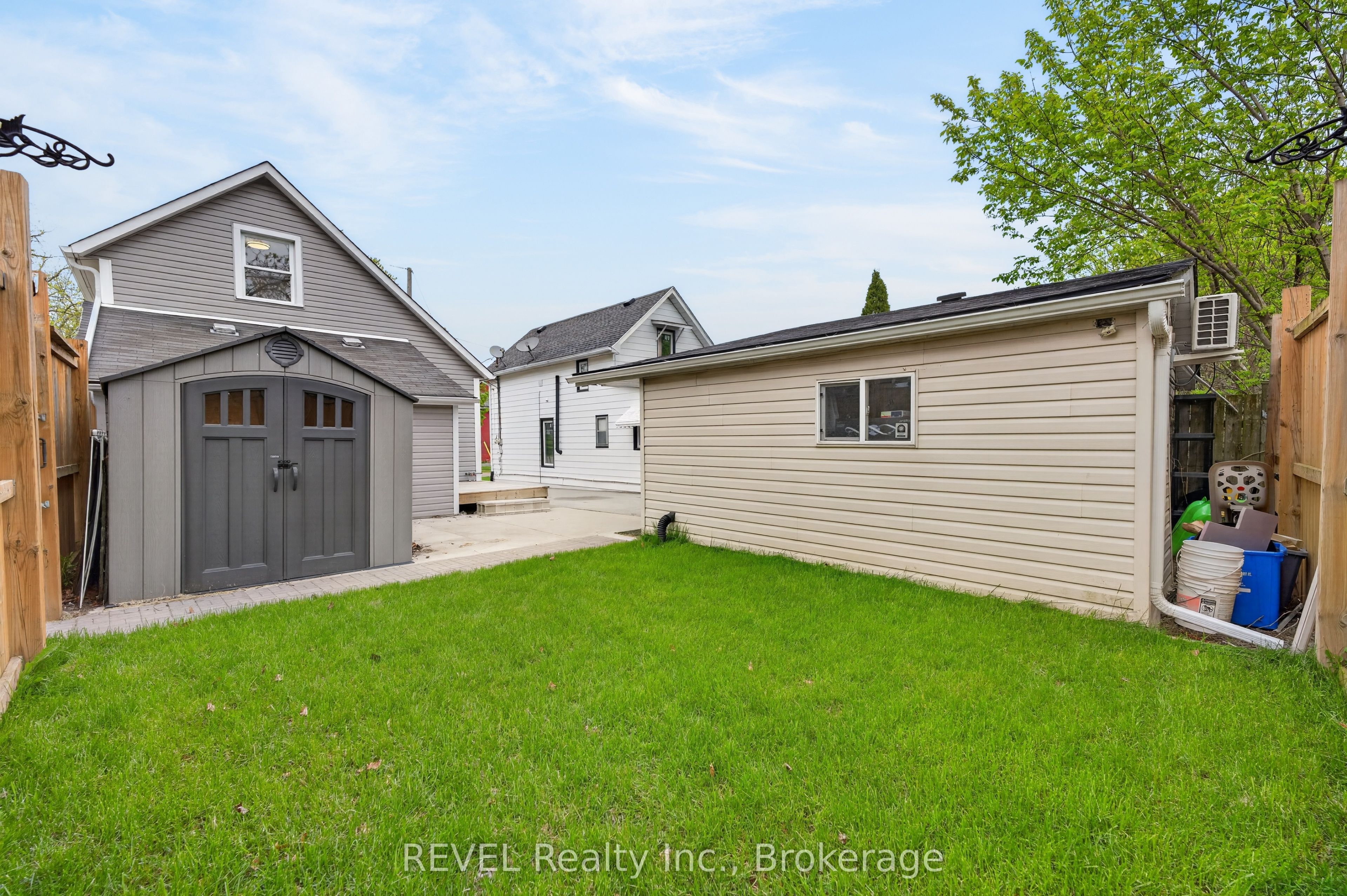 15 Phipps Street Property Photo 37