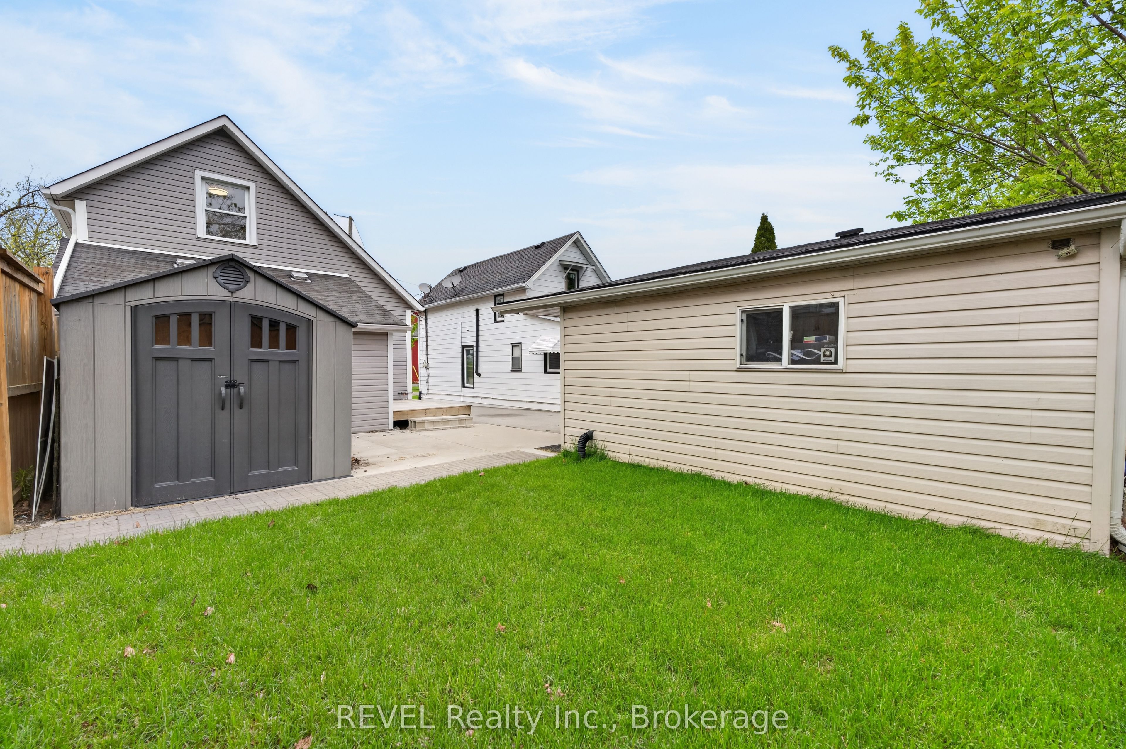 15 Phipps Street Property Photo 38