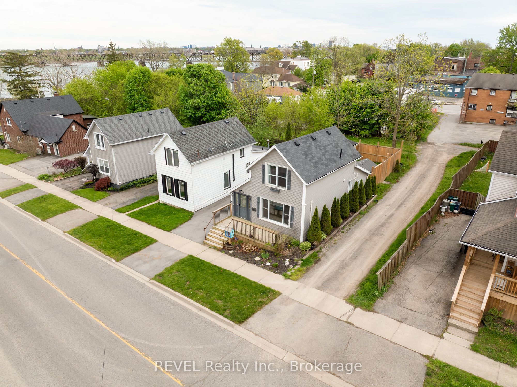 15 Phipps Street Property Photo 45
