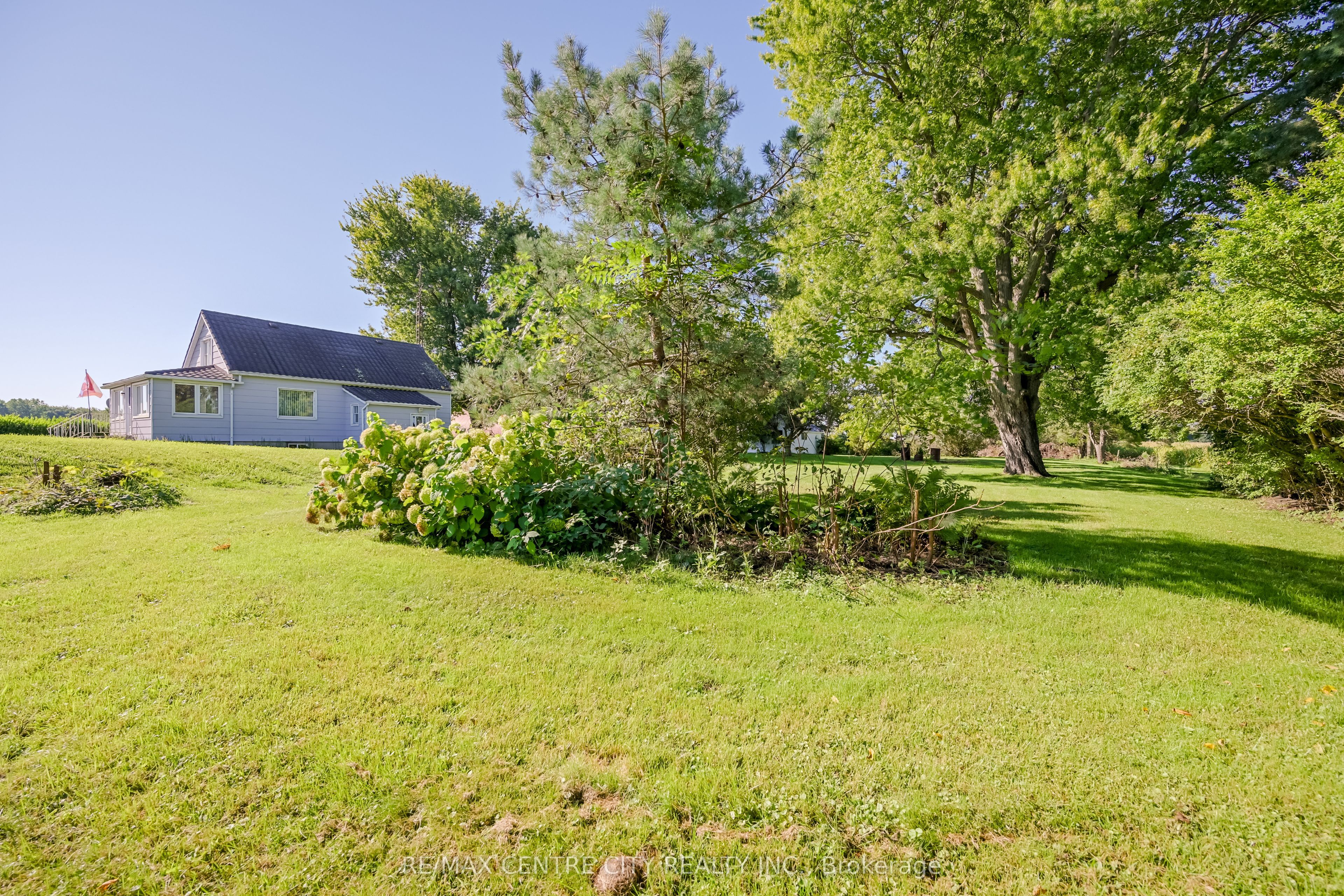 12329 Graham Road Property Photo 4