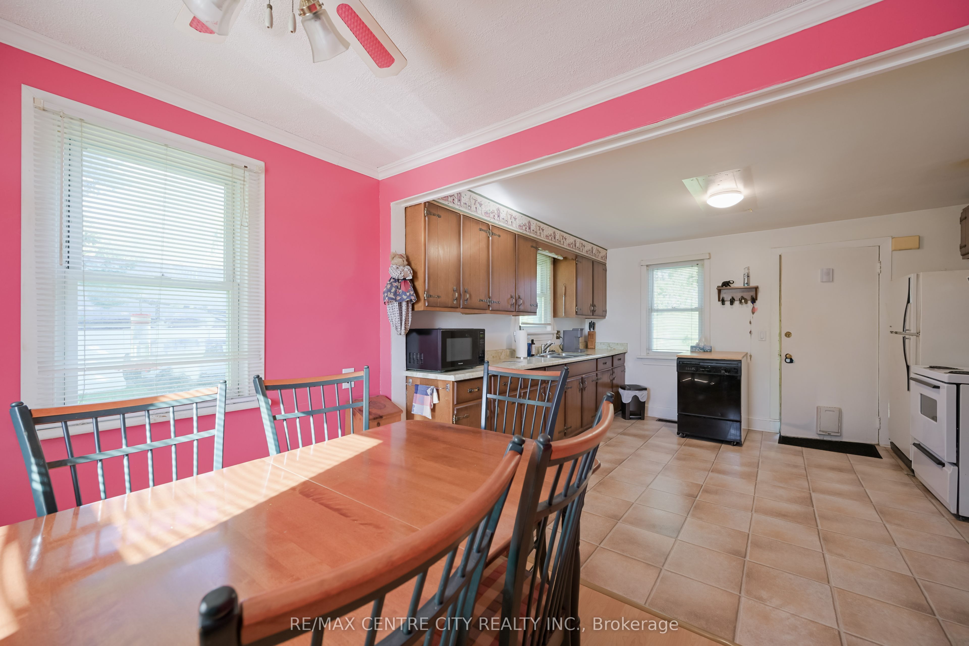 12329 Graham Road Property Photo 9
