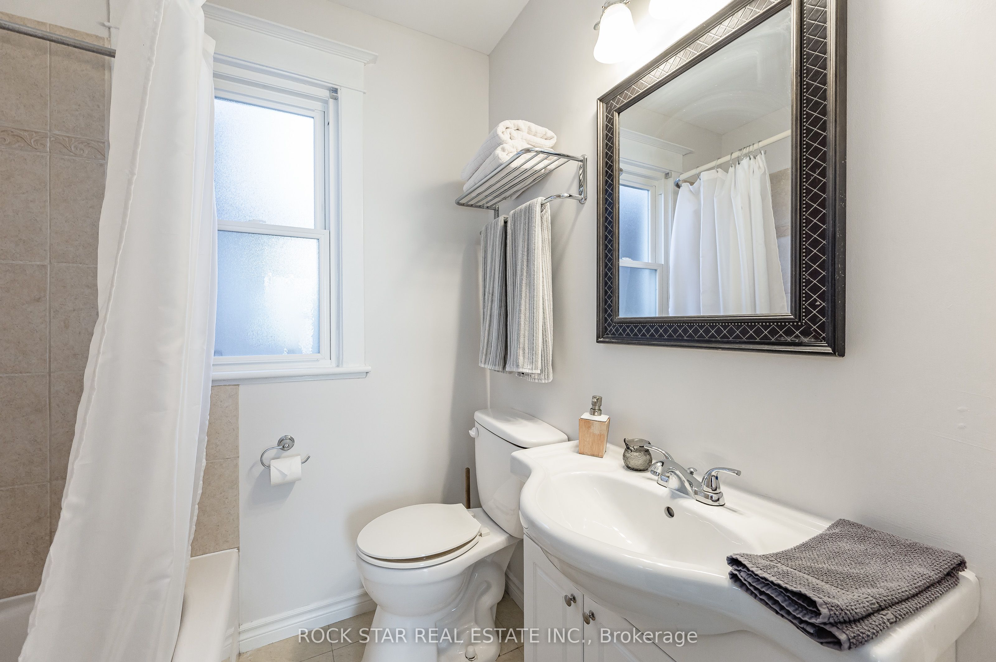 257 Tragina Avenue N Property Photo 16