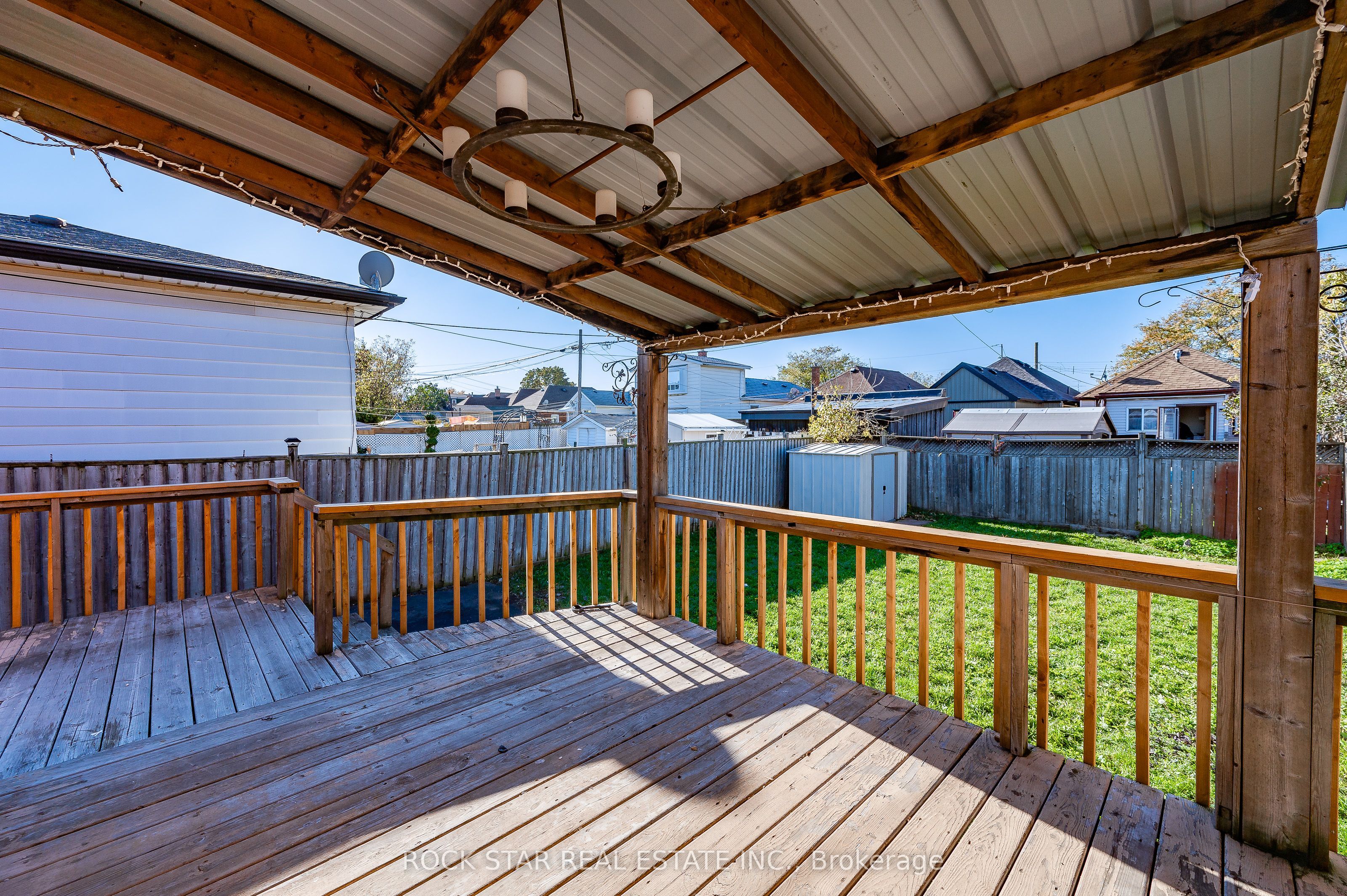 257 Tragina Avenue N Property Photo 18
